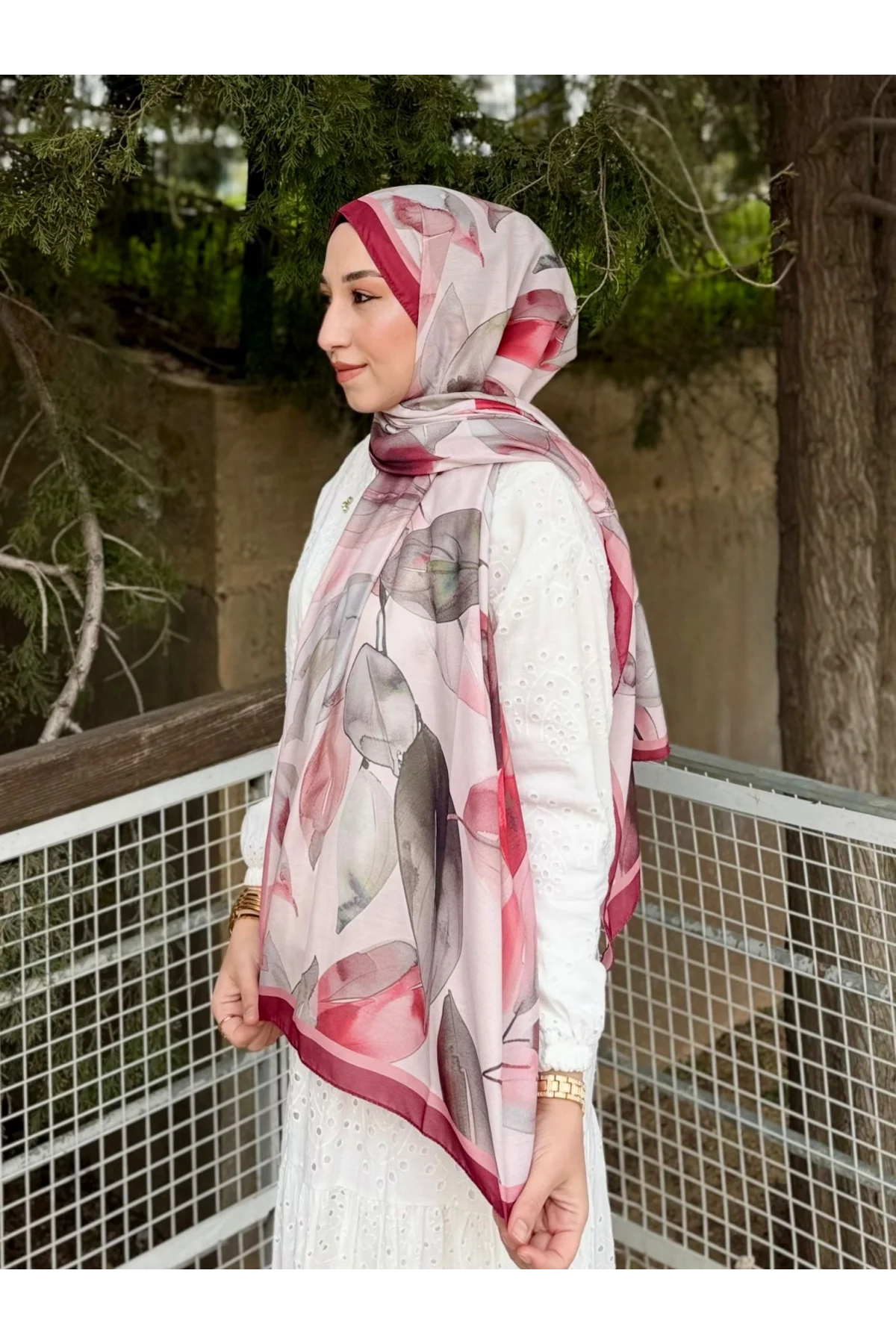 Kadın Bordo Pudra Sulu Boya Yaprak Desenli Yumuşak Dokulu Soft Şal