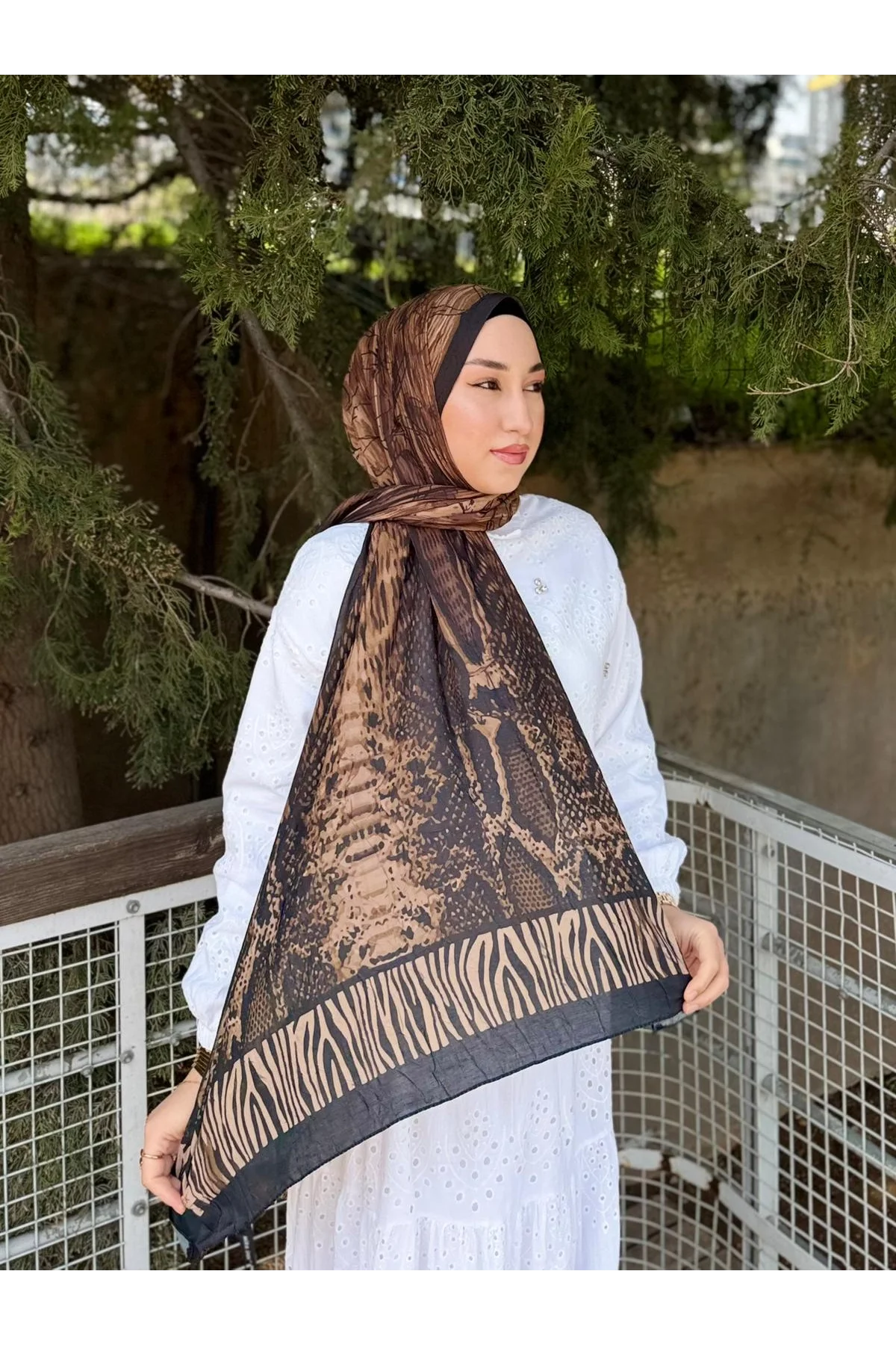 Kadın Kahverengi Karışık Yılan Desenli  Pamuklu Bambu Şal