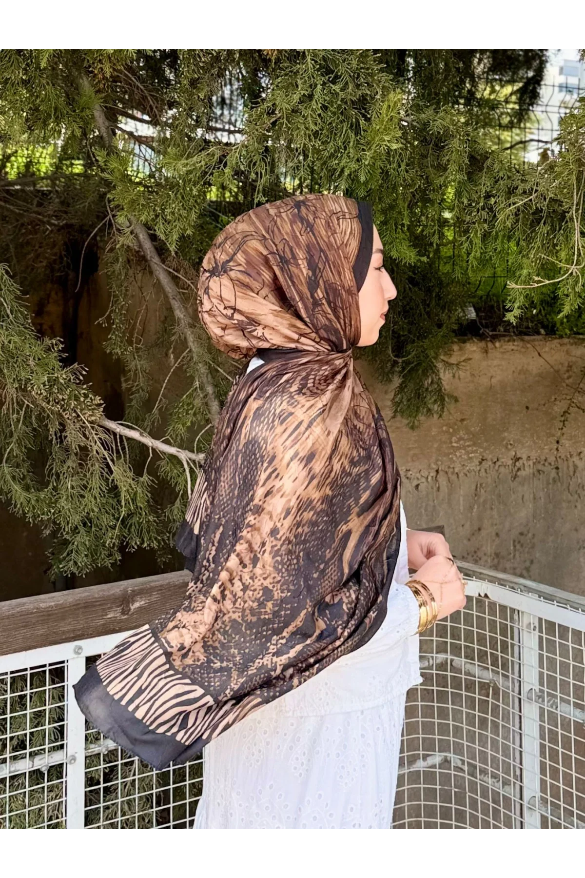 Kadın Kahverengi Karışık Yılan Desenli  Pamuklu Bambu Şal