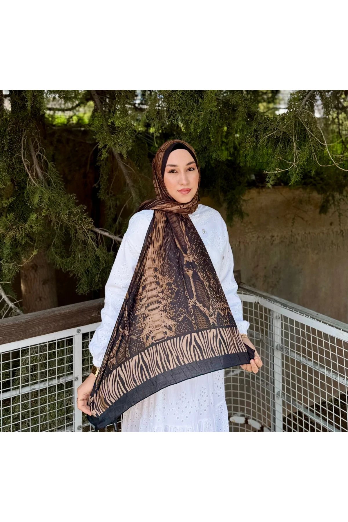 Kadın Kahverengi Karışık Yılan Desenli  Pamuklu Bambu Şal