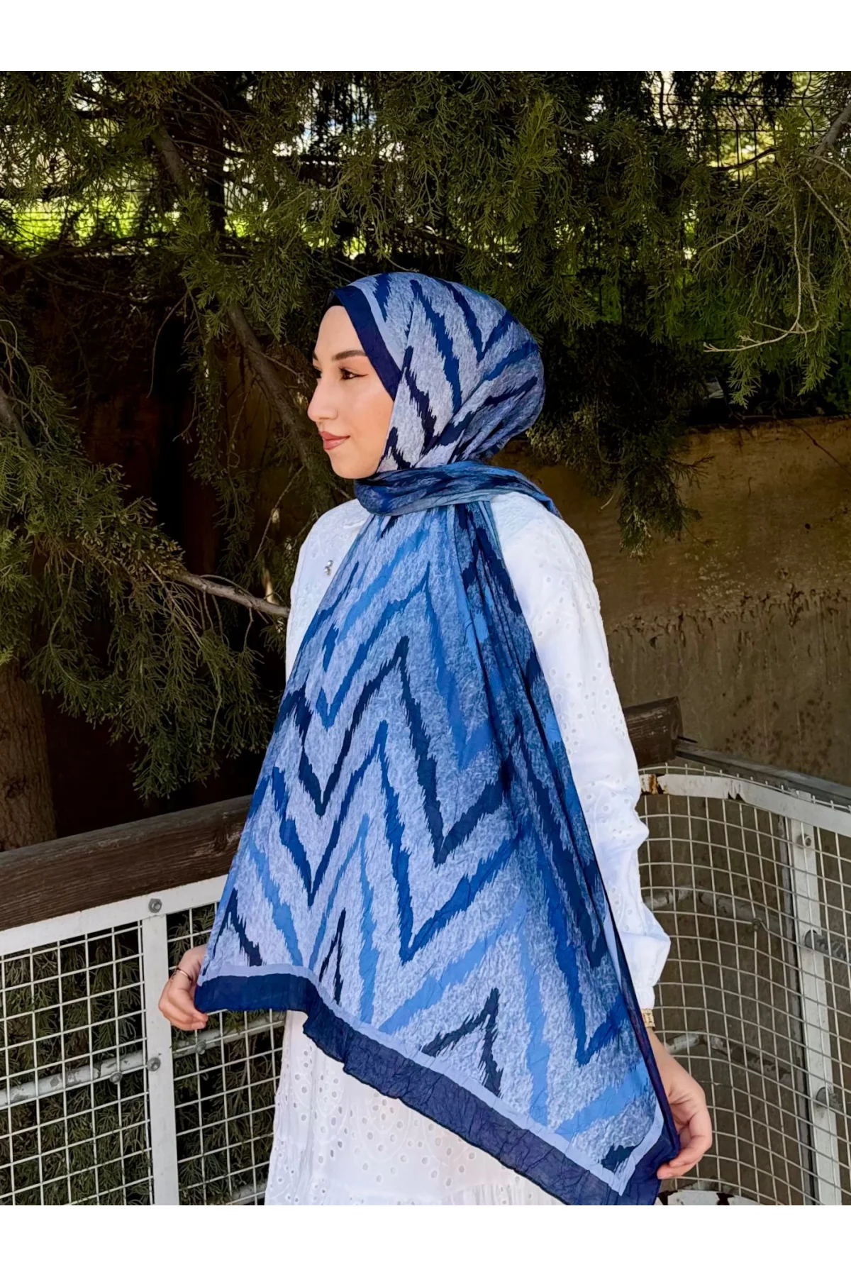 Kadın Mavi Lacivert Zikzak Desenli Yumuşak Dokulu Pamuklu Bambu Şal