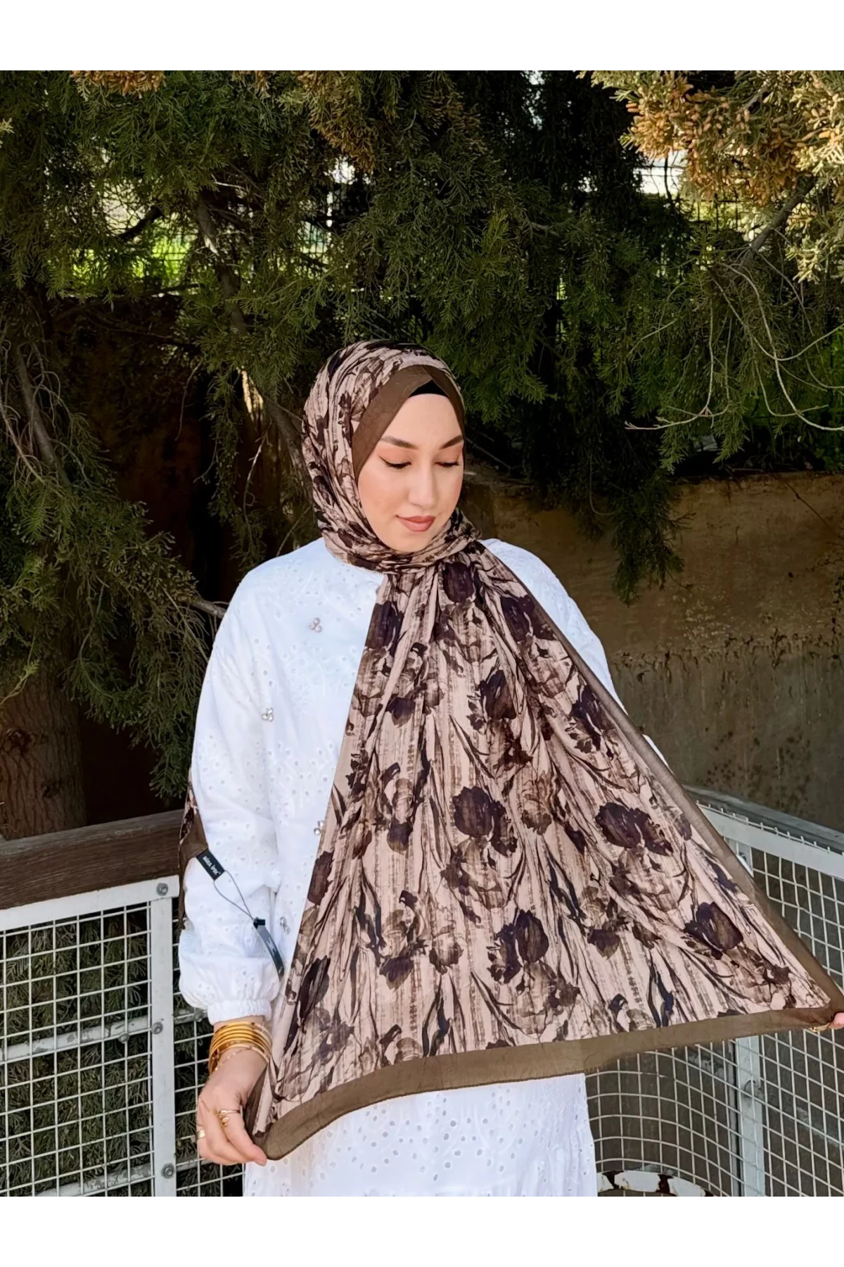 Kadın Koyu Kahve Floral Desenli Yumuşak Dokulu Pamuklu Bambu Şal