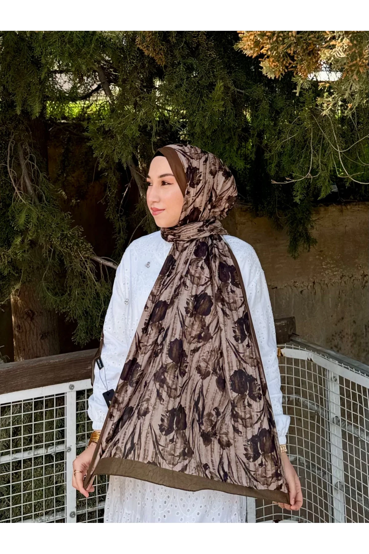 Kadın Koyu Kahve Floral Desenli Yumuşak Dokulu Pamuklu Bambu Şal