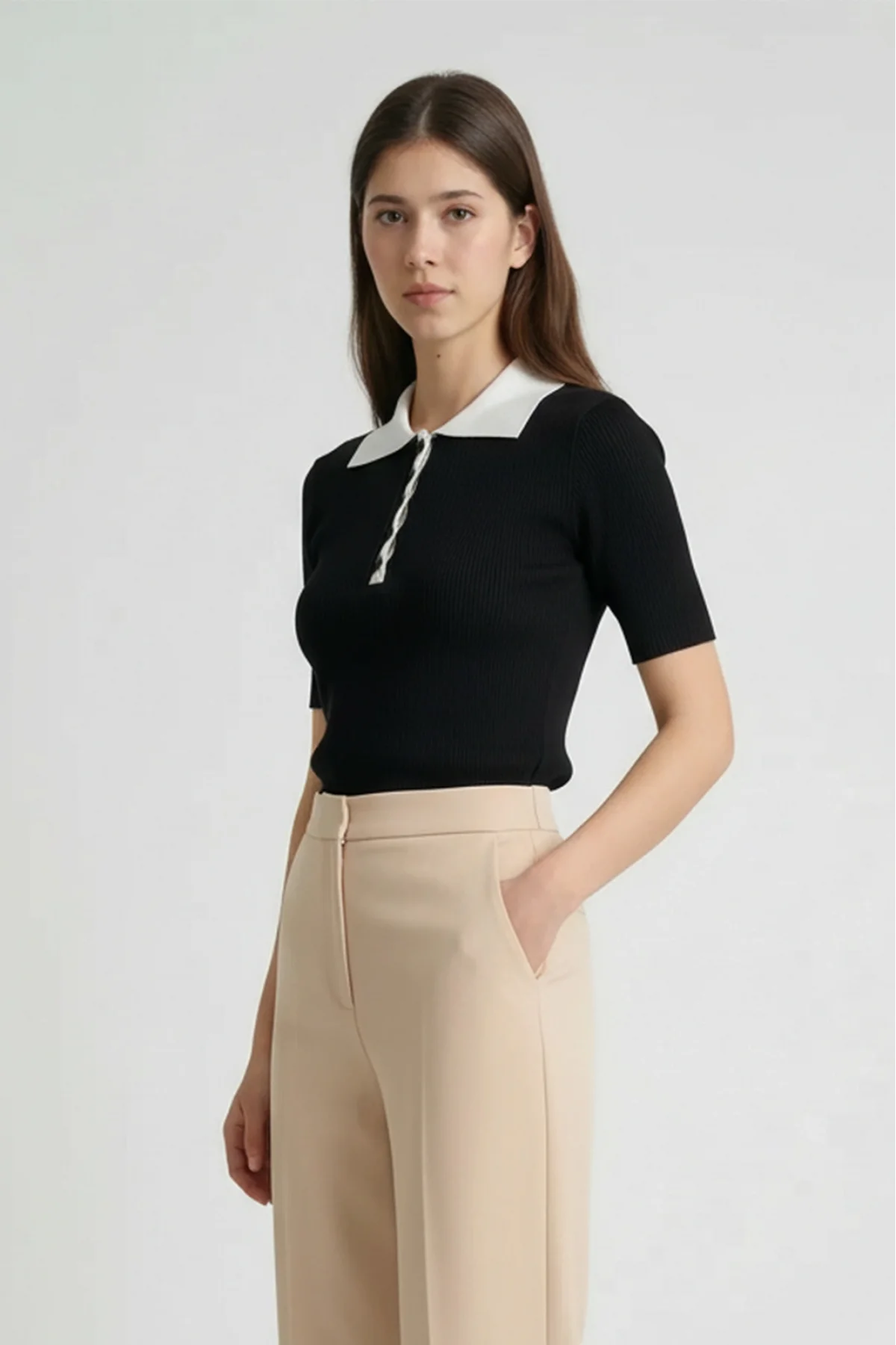 Kadın Siyah Kontrast Beyaz Polo Yaka Pamuklu Triko Tişört Düğmeli Kaşkorse