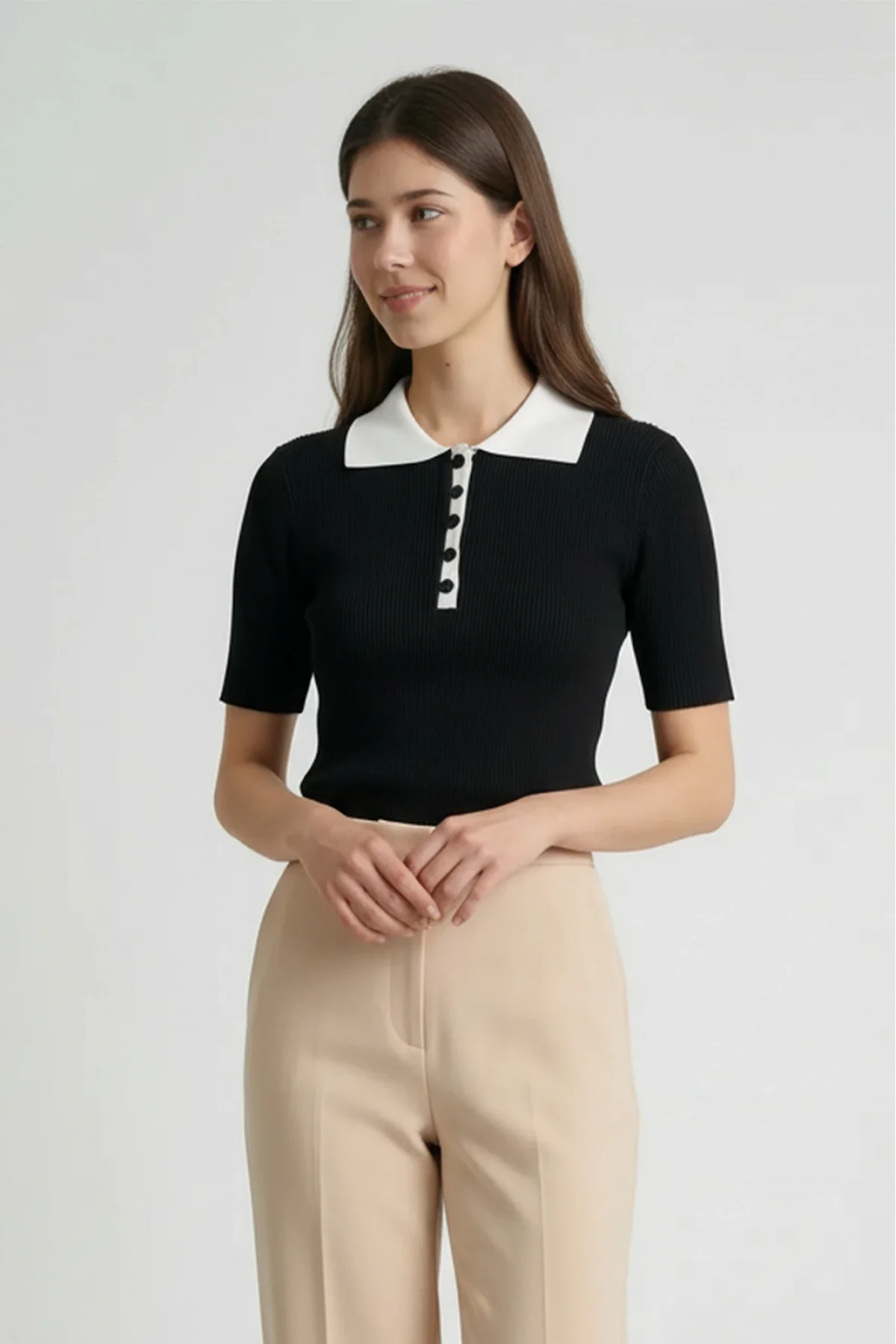 Kadın Siyah Kontrast Beyaz Polo Yaka Pamuklu Triko Tişört Düğmeli Kaşkorse