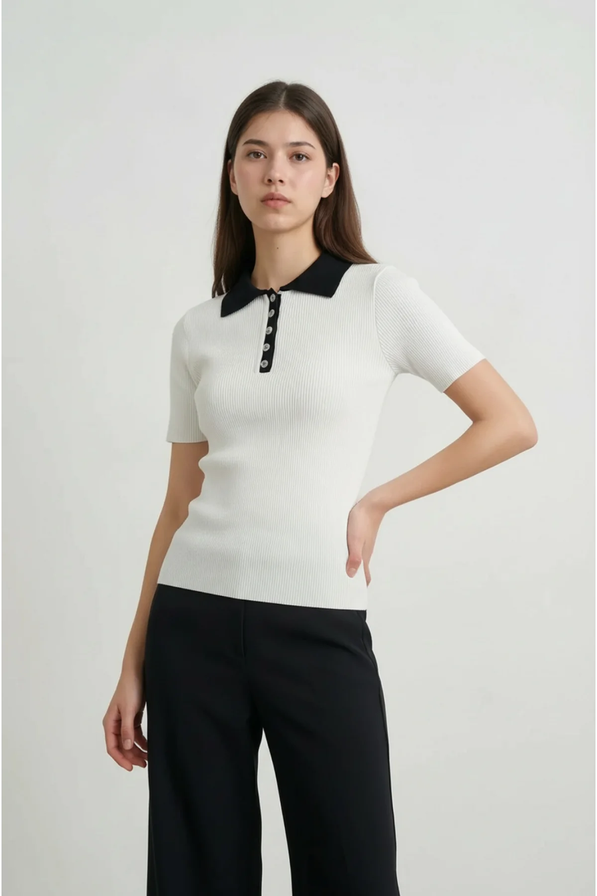 Kadın Beyaz Kontrast Beyaz Polo Yaka Pamuklu Triko Tişört Düğmeli Kaşkorse