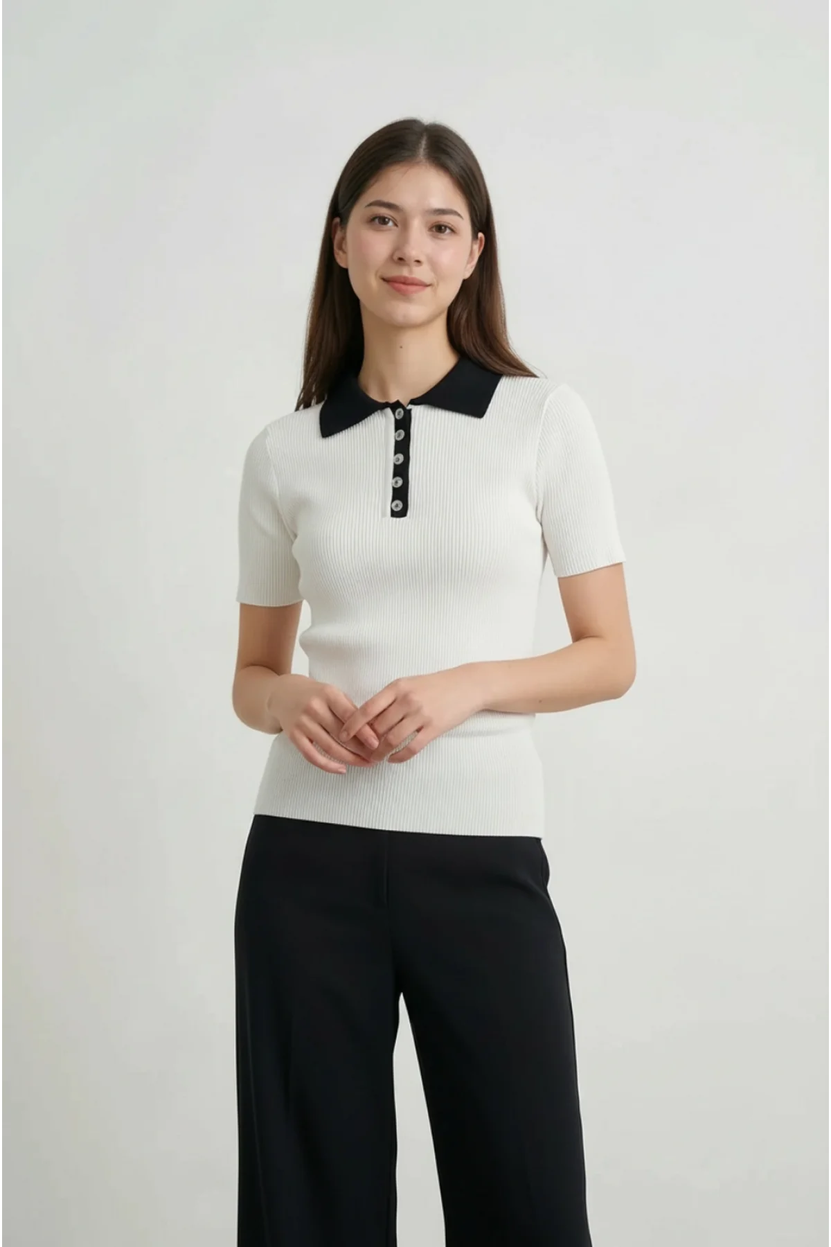 Kadın Beyaz Kontrast Beyaz Polo Yaka Pamuklu Triko Tişört Düğmeli Kaşkorse