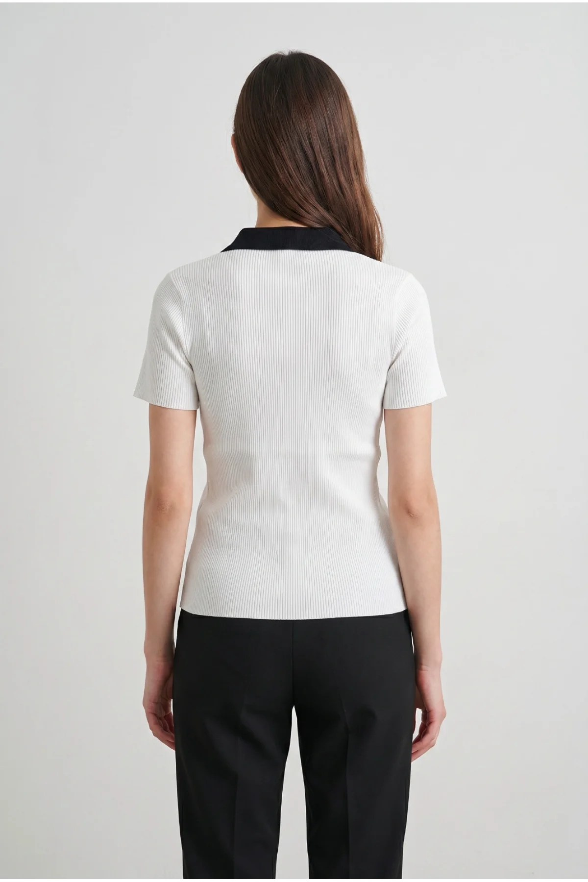 Kadın Beyaz Kontrast Beyaz Polo Yaka Pamuklu Triko Tişört Düğmeli Kaşkorse