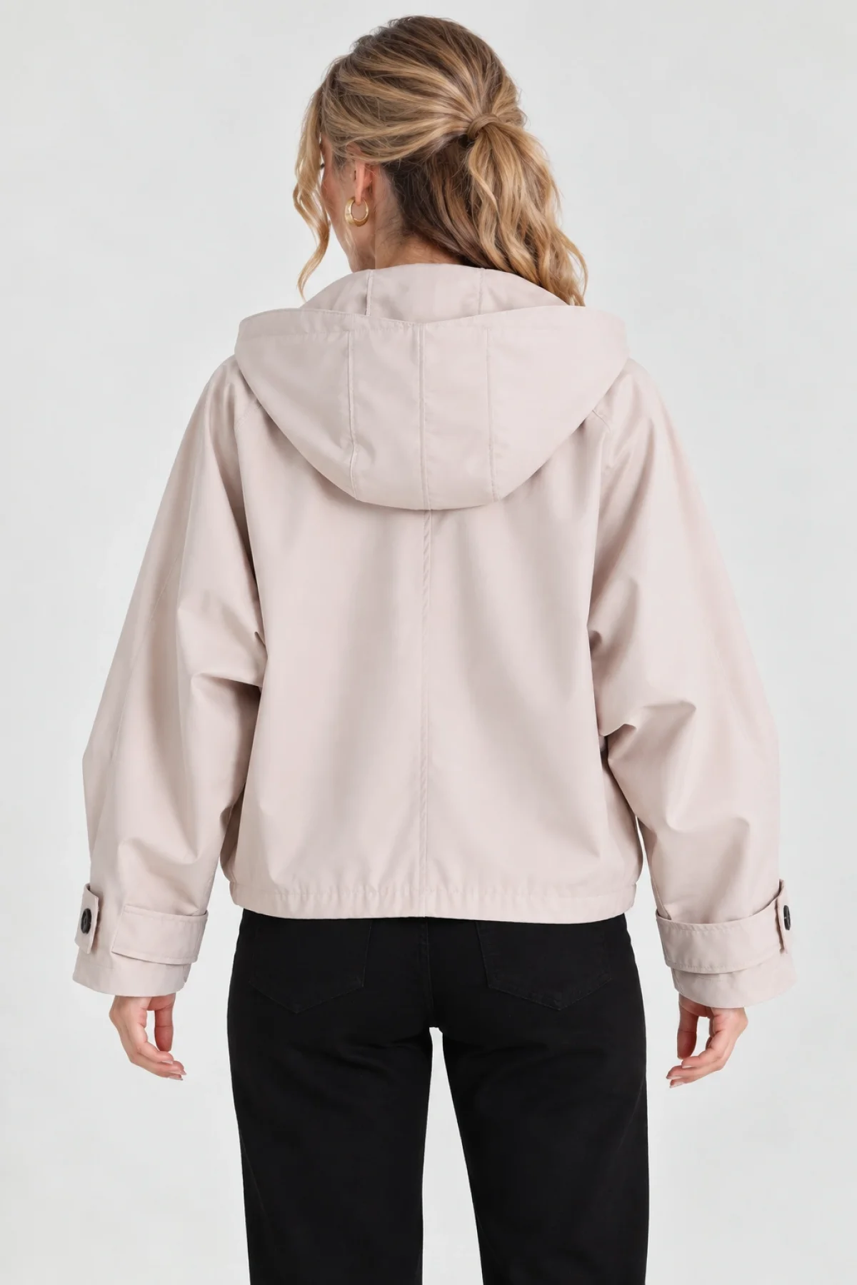 Kadın Bej Kapüşonlu İçi Astarlı Düğmeli Yarasa Kol Oversize Kısa Trençkot