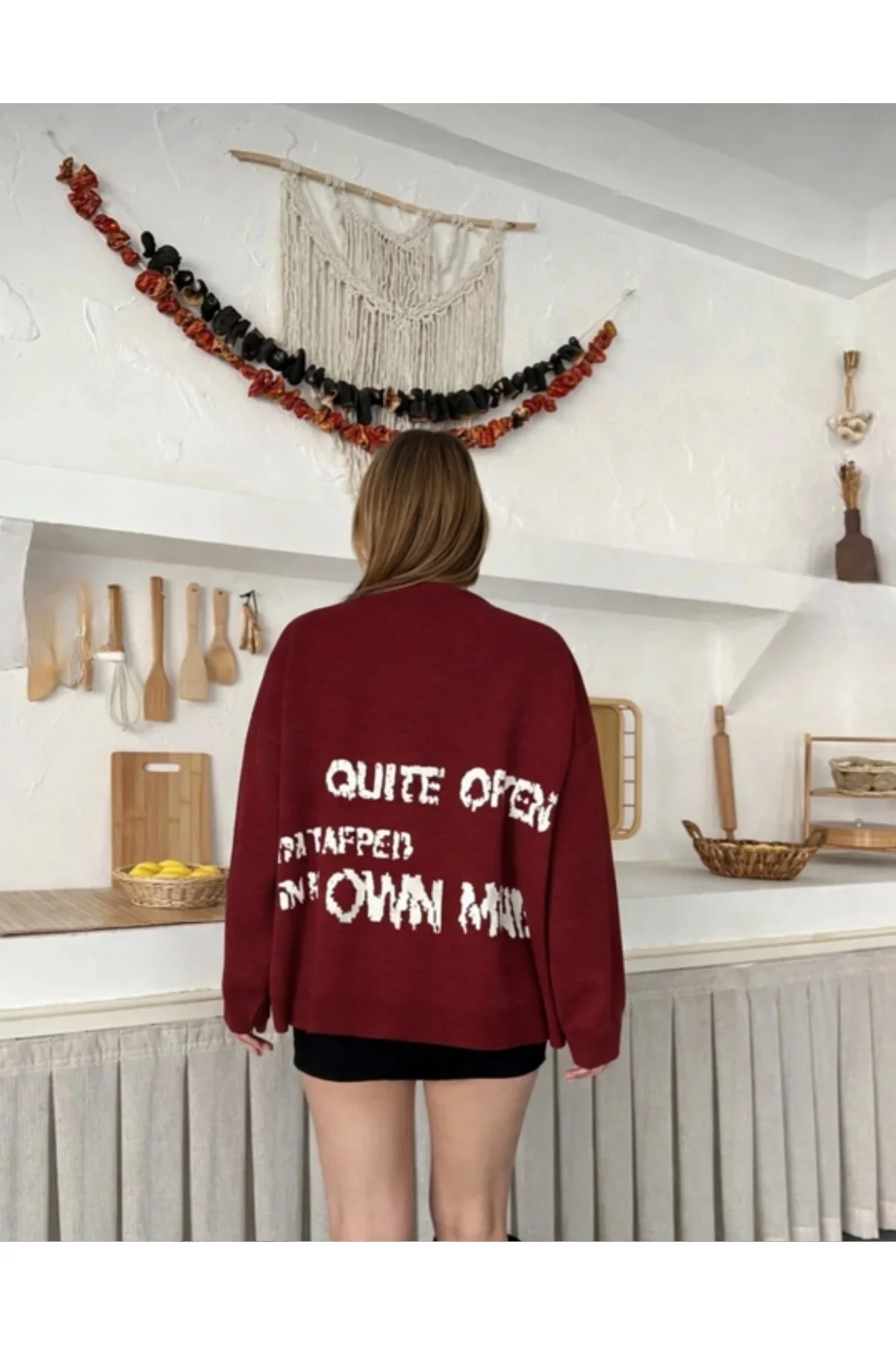 Kadın Bordo Beyaz Yıldız Desenli Sırtı Yazılı Oversize Bisiklet Yaka Triko Kazak