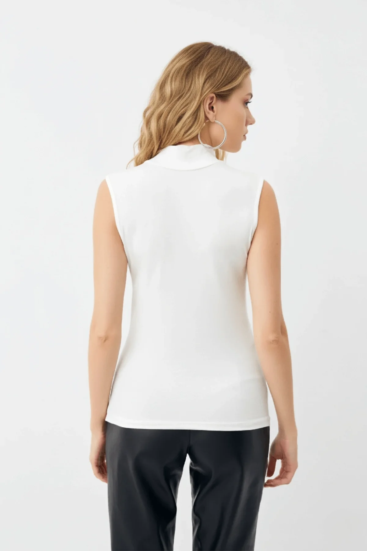 Kadın 2li Beyaz Pamuklu Esnek Yarım Balıkçı Yaka Kolsuz Basic Bluz