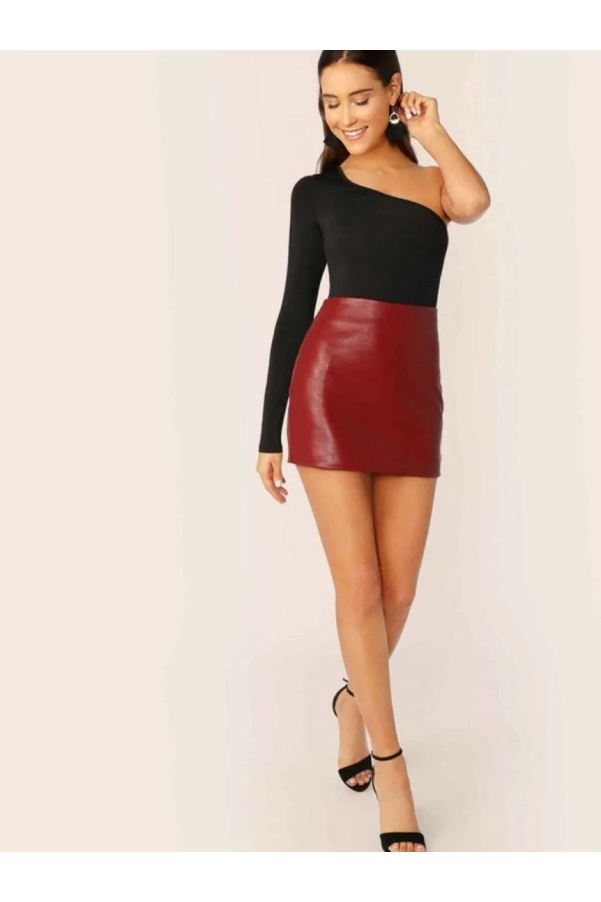 Kadın Siyah Tek Omuz Uzun Kollu Asimetrik Çift Katlı Sandy Kumaş Çıtçıtlı Bodysuit