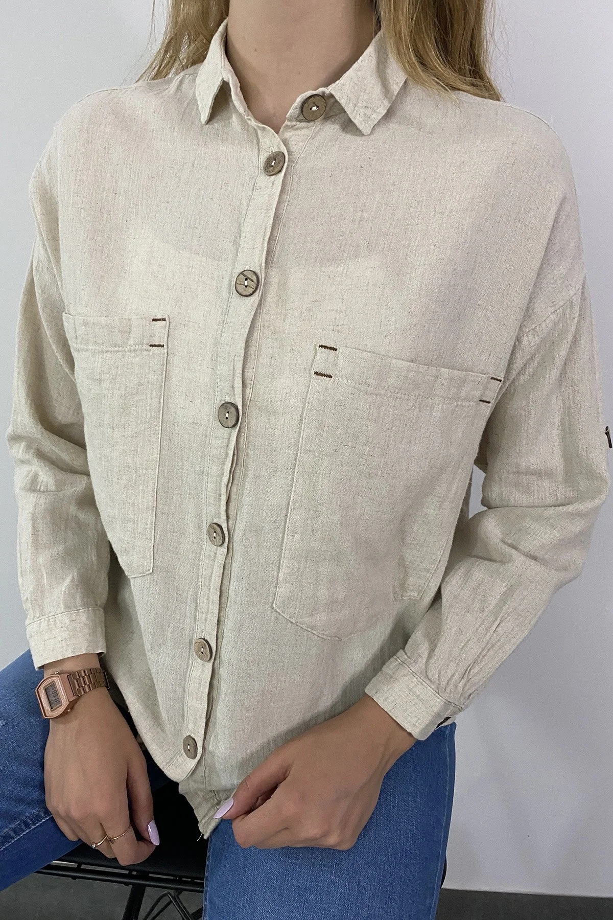 Kadın Bej Pamuklu Keten Çift Cepli Ahşap Düğme Pinterest Oversize Gömlek