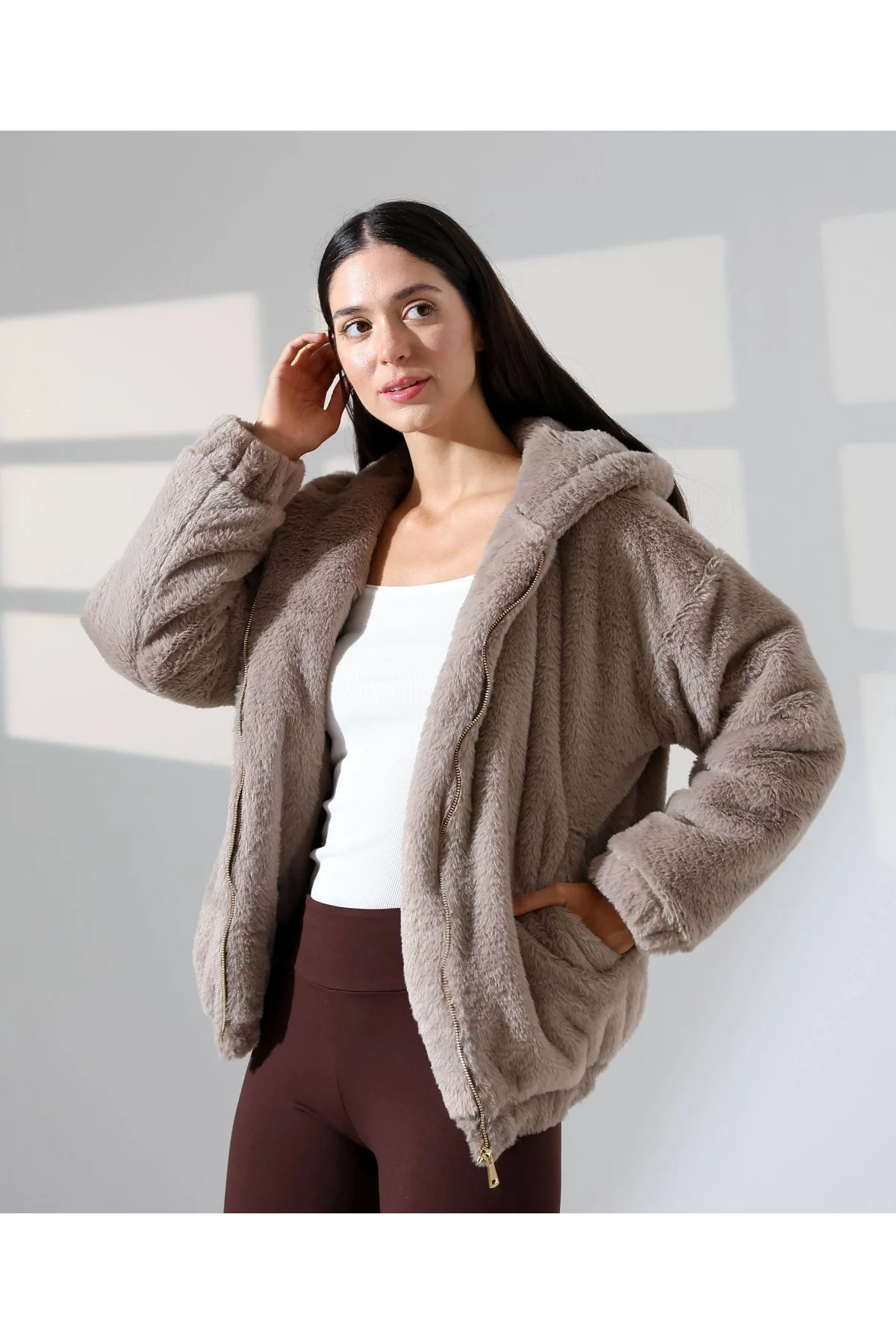 Kadın Kahverengi Peluş Kapüşonlu Fermuarlı Astarlı Oversize Bomber Mont