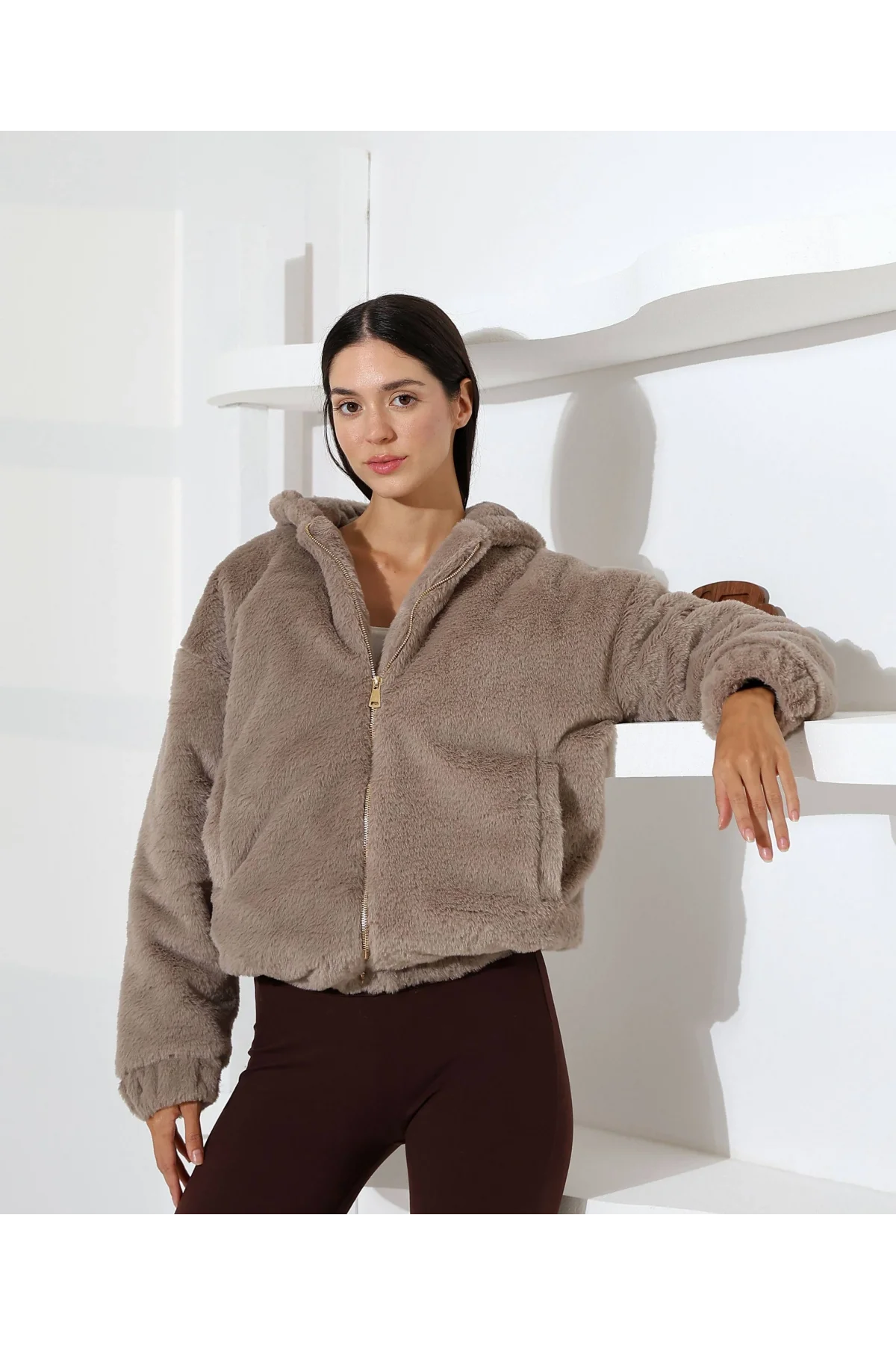 Kadın Kahverengi Peluş Kapüşonlu Fermuarlı Astarlı Oversize Bomber Mont