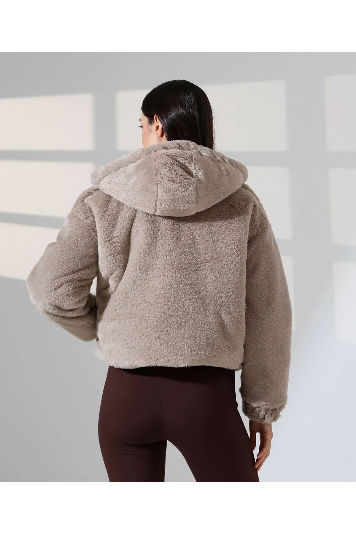 Kadın Kahverengi Peluş Kapüşonlu Fermuarlı Astarlı Oversize Bomber Mont