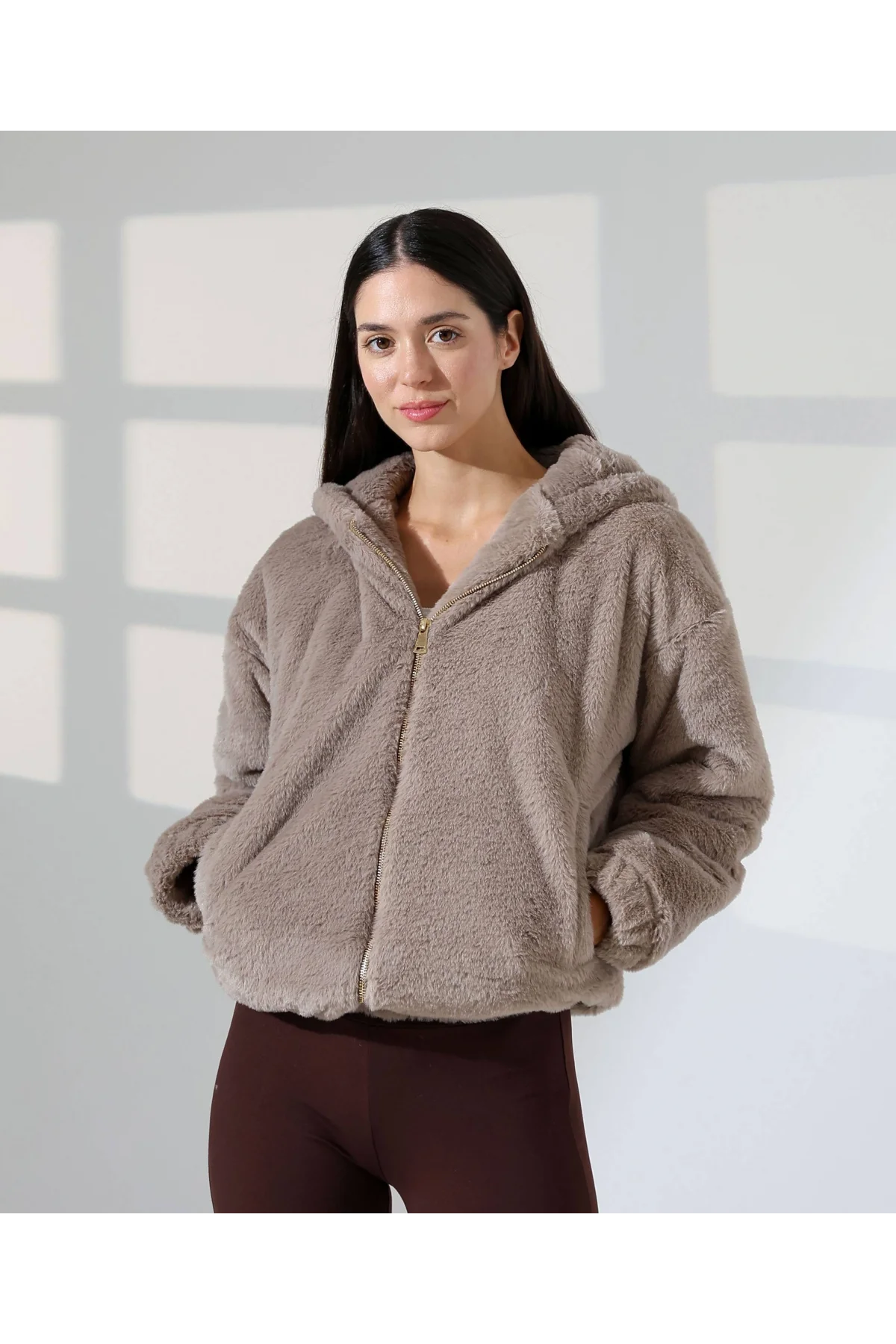 Kadın Kahverengi Peluş Kapüşonlu Fermuarlı Astarlı Oversize Bomber Mont