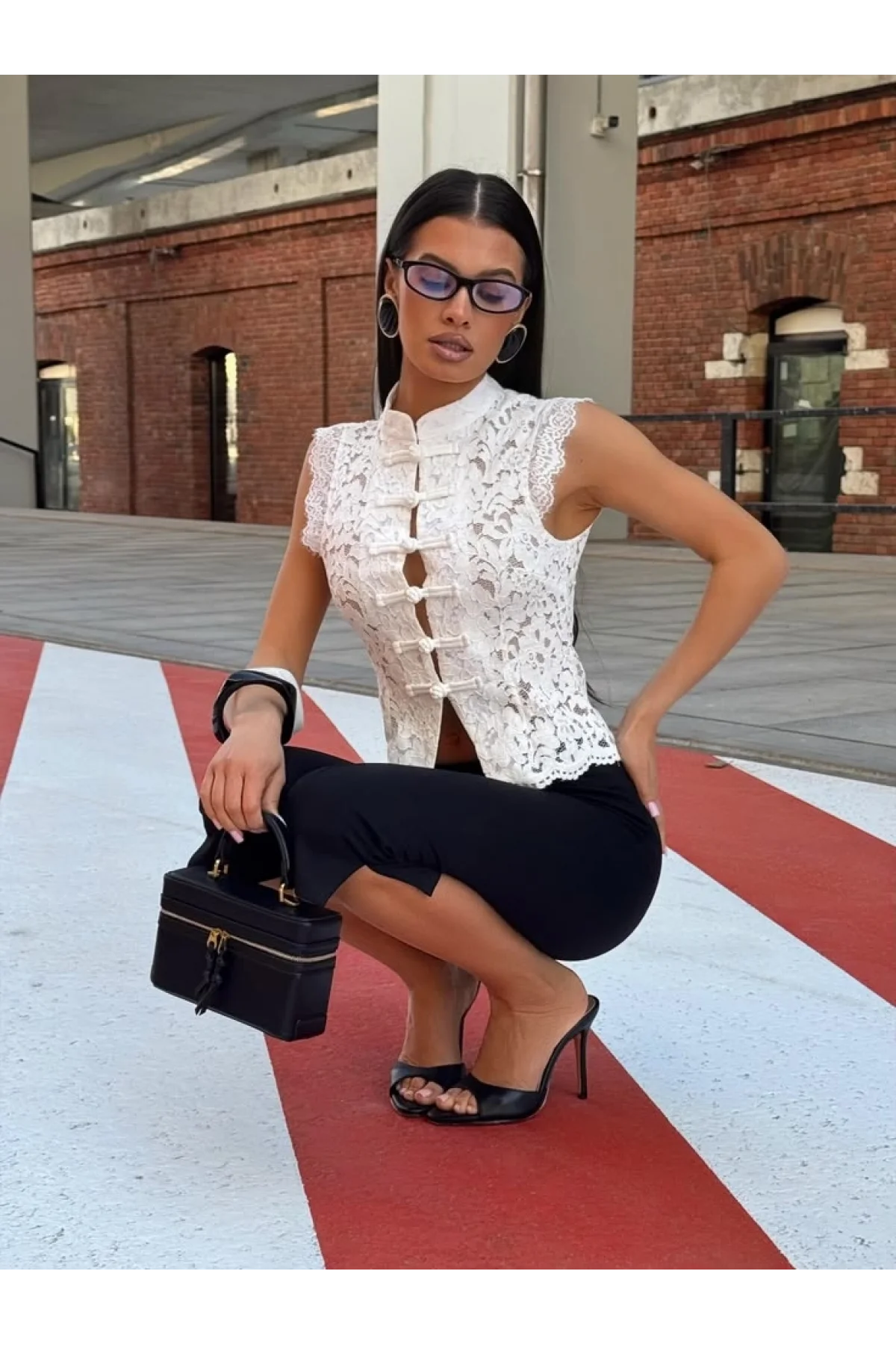 Kadın Beyaz Dik Yaka Dantelli Çin Düğmeli Bohem Yelek Crop Bluz