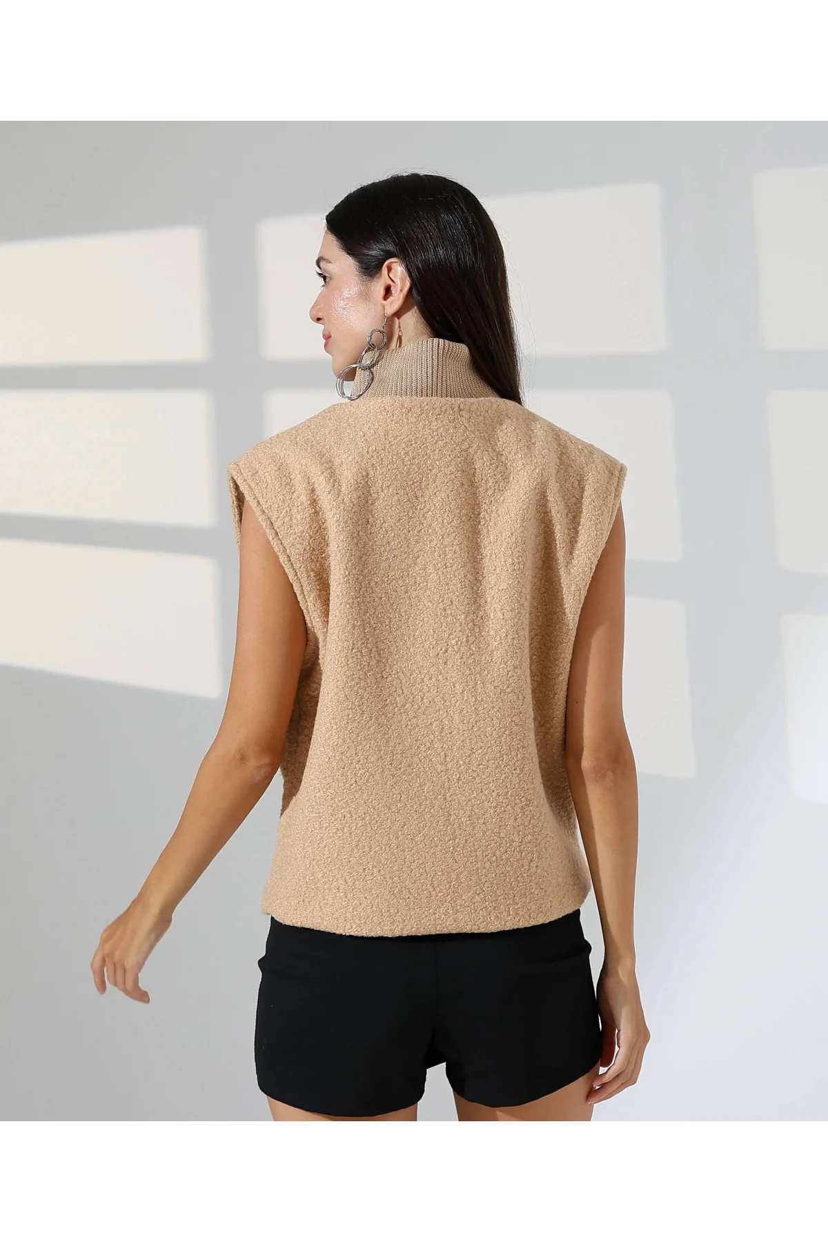 Kadın Camel Fermuarlı Dik Yaka Triko Detaylı Astarlı Boucle Yelek