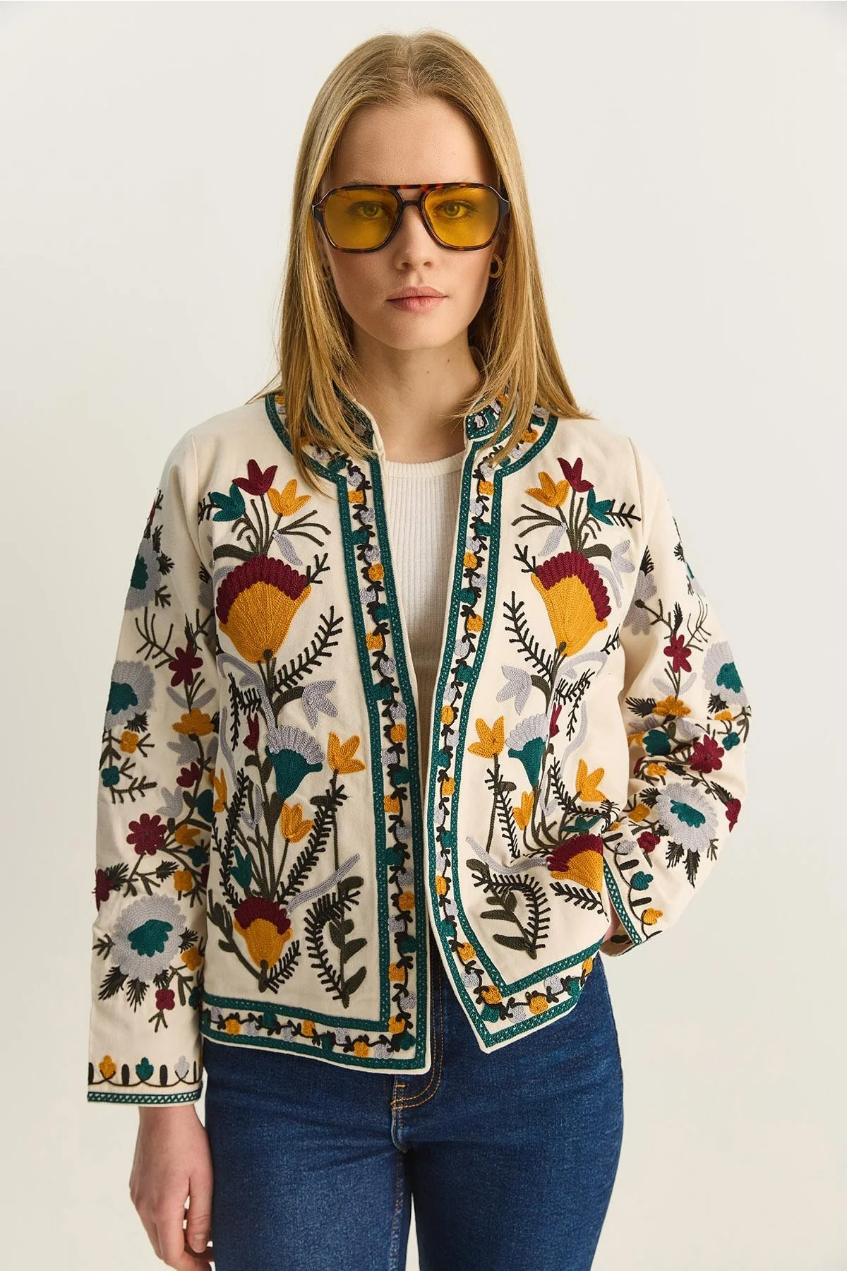 Kadın Ekru Renkli Çiçek Nakış İşlemeli Yakasız Mevsimlik Denim Pinterest Ceket