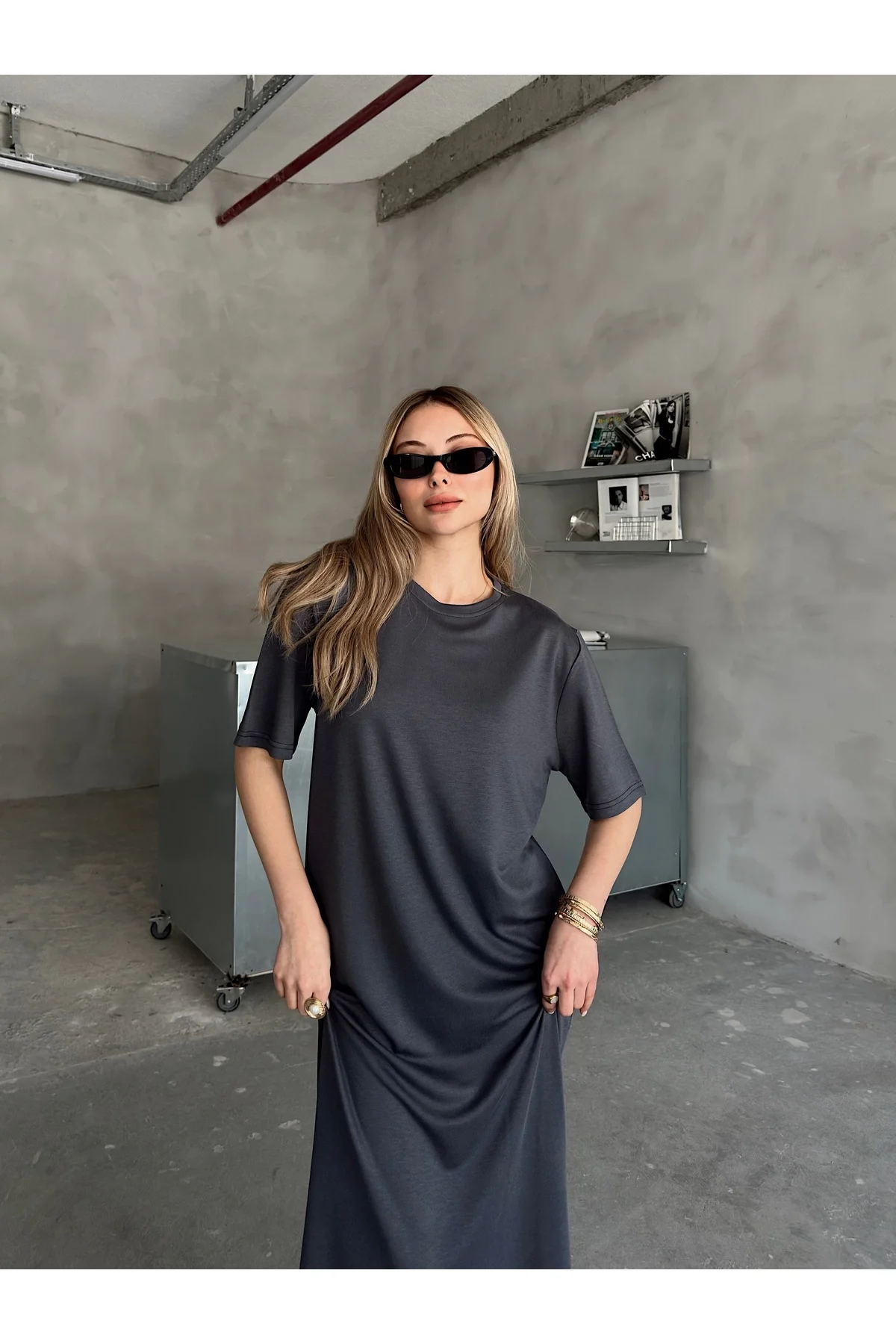 Kadın Antrasit Modal Kumaş Yanları Yırtmaçlı Salaş Uzun Tişört Elbise İç Göstermez