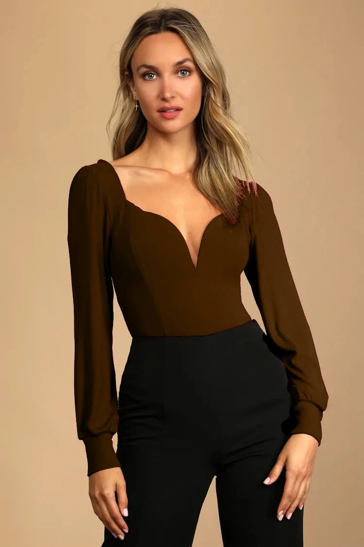 Acı Kahve Çift Katlı Sandy Kumaş Kalp Yaka Uzun Kol Çıtçıtlı Tanga Bodysuit