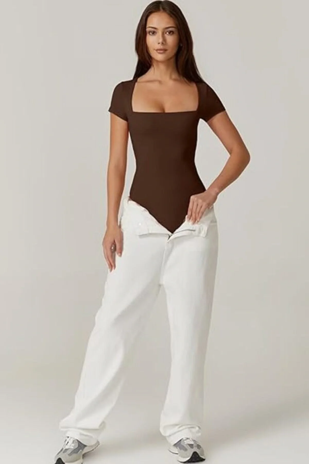 Kadın Acı Kahve Çift Katlı Sandy Kumaş Kare Yaka Kısa Kol Çıtçıtlı Tanga Bodysuit