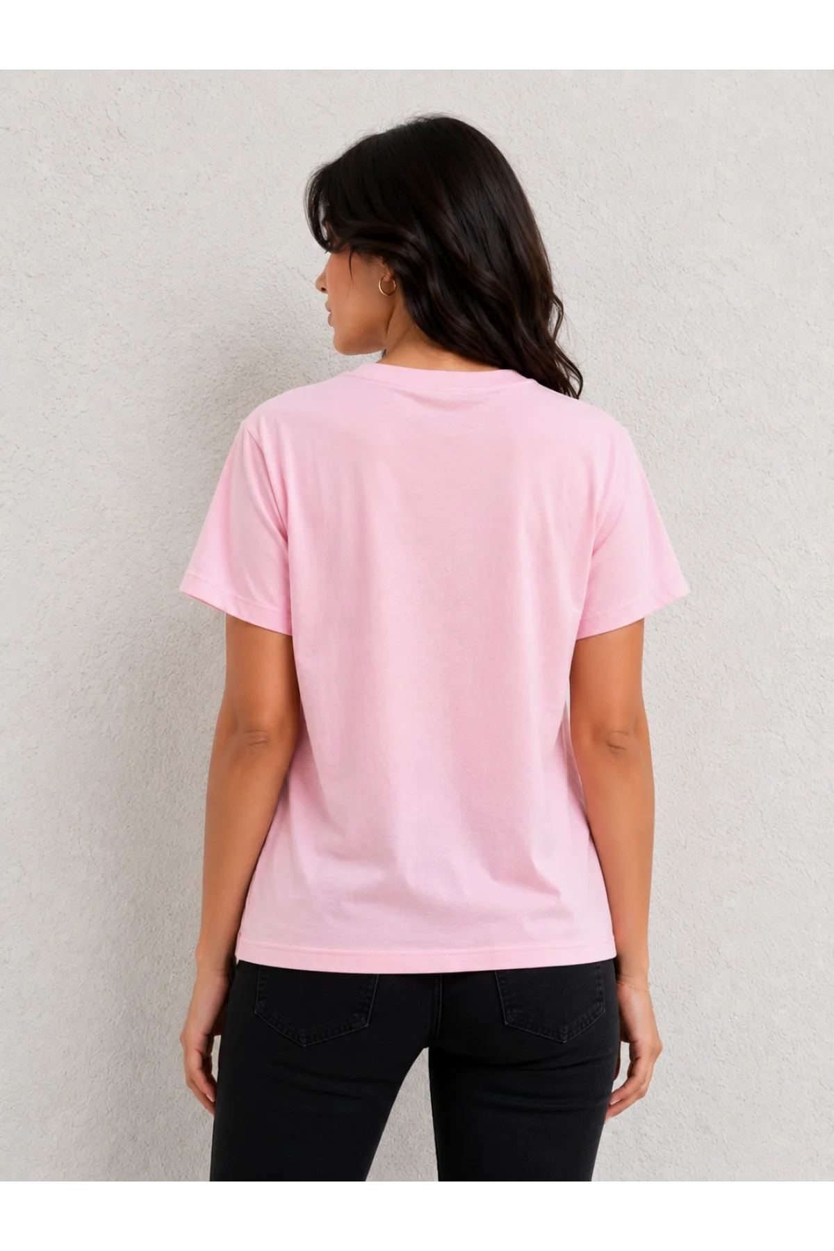 Kadın Pembe V Yaka %100 Pamuklu Boncuk Nakış İşlemeli T-Shirt Çiçekli