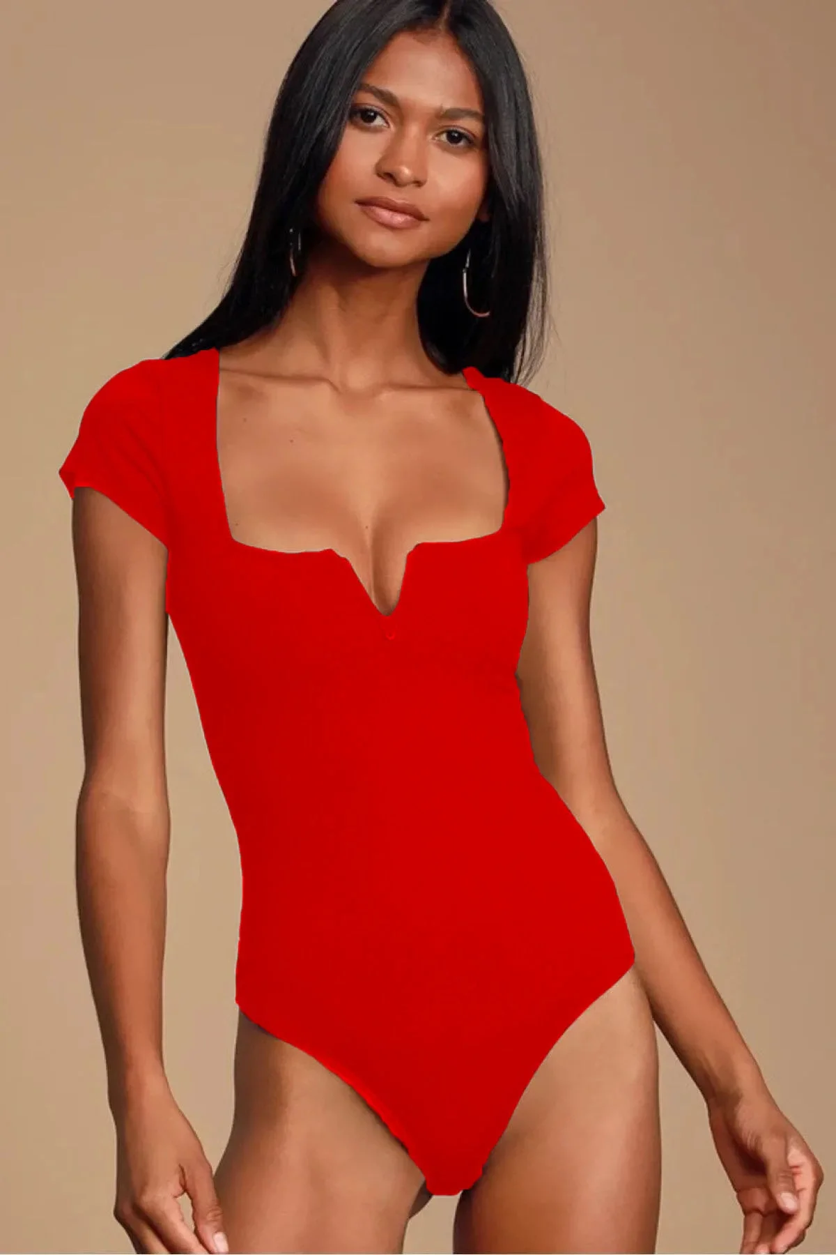 Kadın Kırmızı V Detaylı Kare Yaka Kısa Kollu Jarse Kumaş Tanga Kesim Bodysuit Zıbın