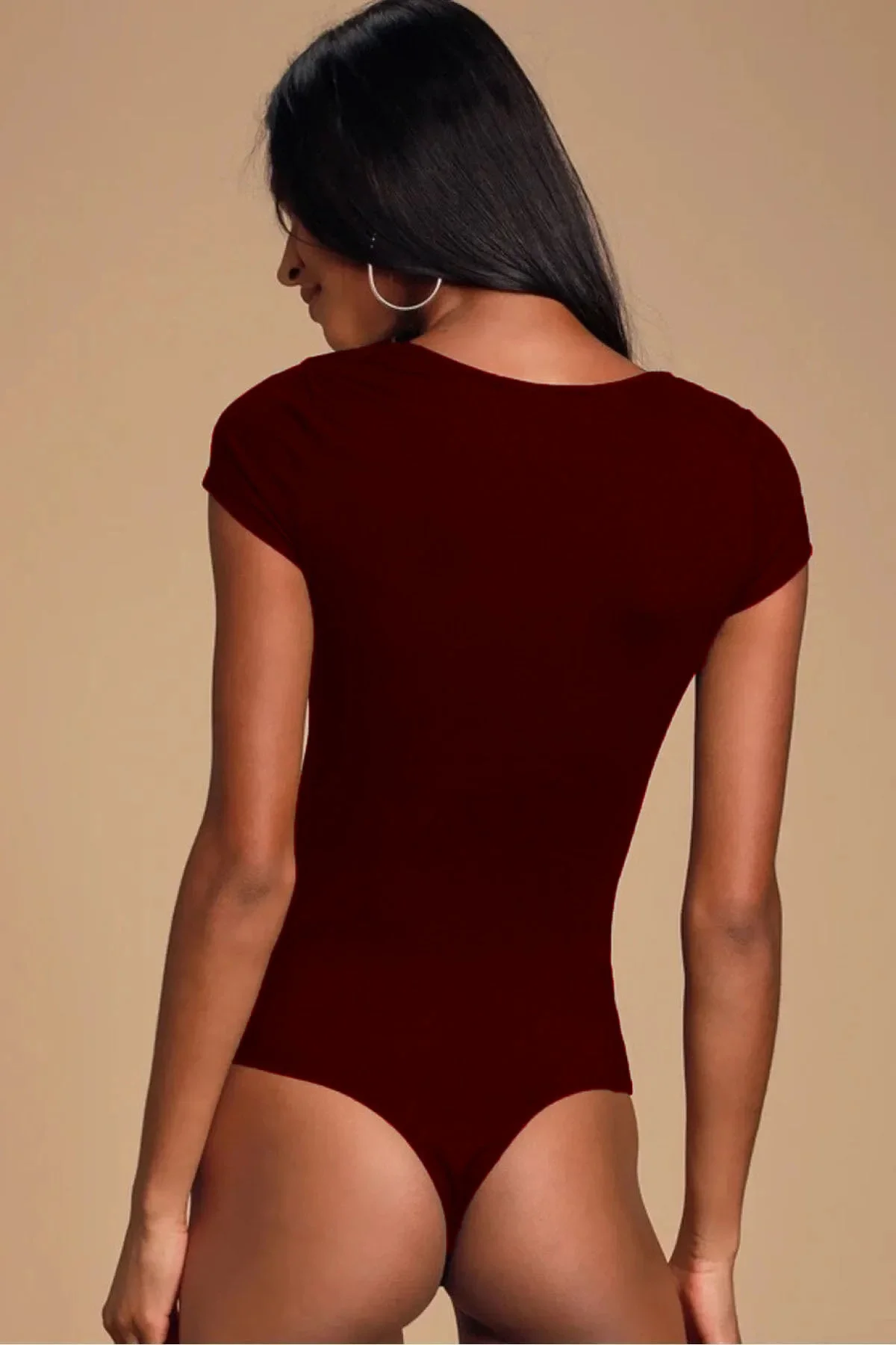 Kadın Bordo V Detaylı Kare Yaka Kısa Kollu Jarse Kumaş Tanga Kesim Bodysuit Zıbın