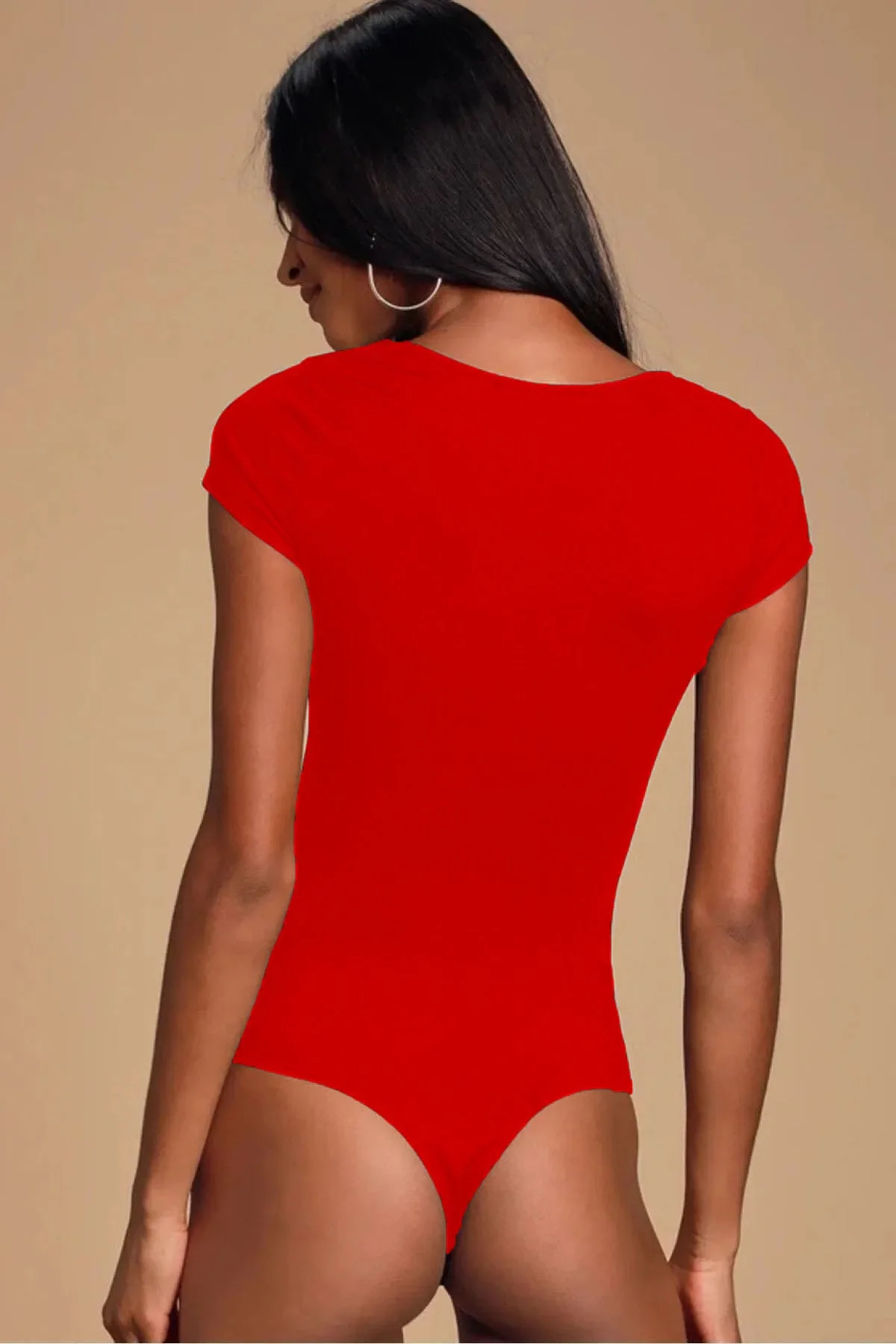 Kadın Kırmızı V Detaylı Kare Yaka Kısa Kollu Jarse Kumaş Tanga Kesim Bodysuit Zıbın