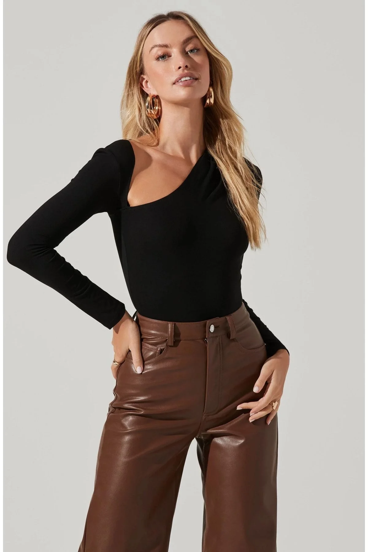 Kadın Siyah Tek Omuz Uzun Kollu Fitilli Çift Katlı Tanga Bodysuit