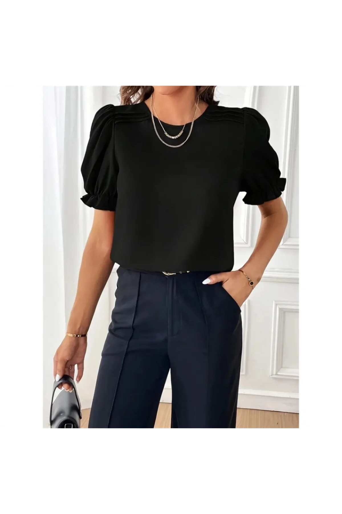 Kadın Siyah İthal Krep Kumaş Omuz Pileli Balon Kol Bisiklet Yaka Bluz