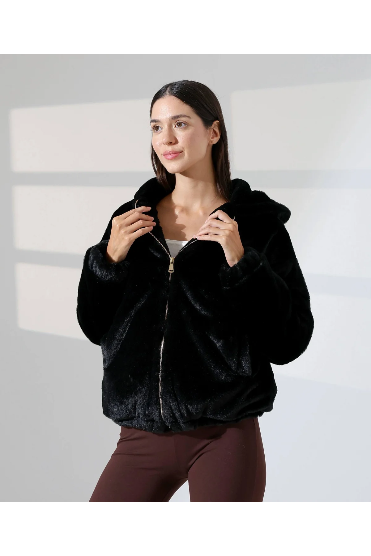 Kadın Siyah Peluş Kapüşonlu Fermuarlı Astarlı Oversize Bomber Mont