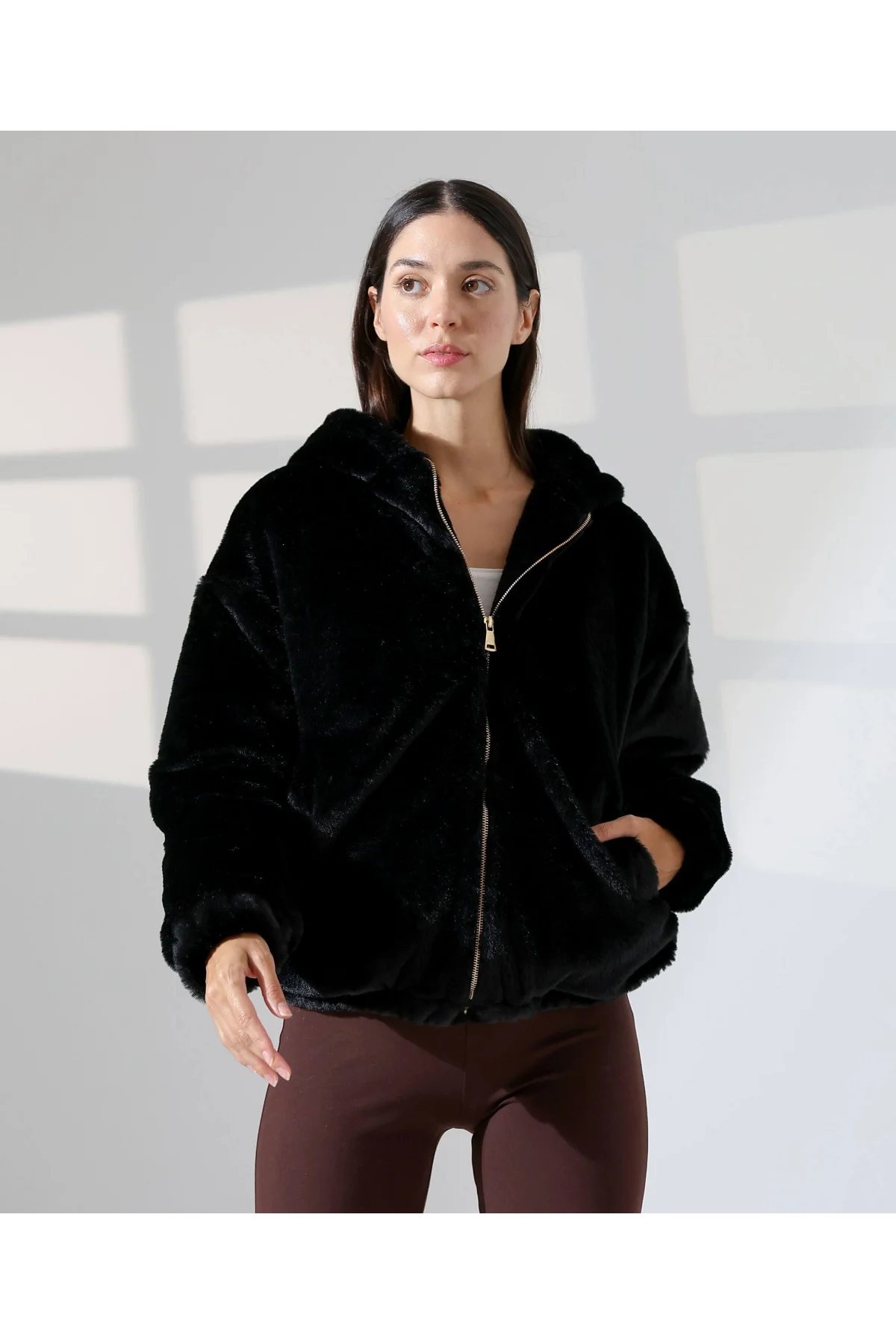 Kadın Siyah Peluş Kapüşonlu Fermuarlı Astarlı Oversize Bomber Mont