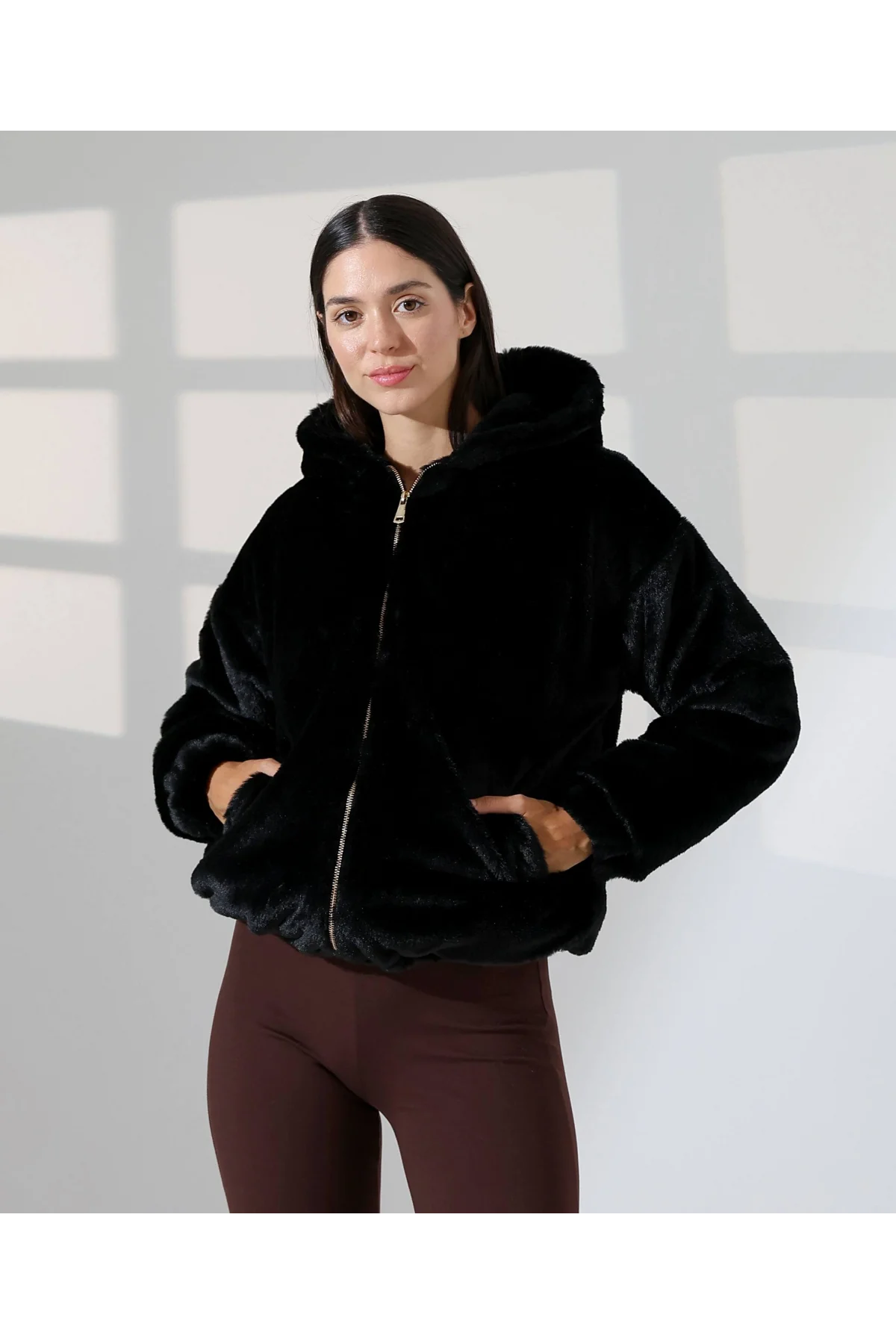 Kadın Siyah Peluş Kapüşonlu Fermuarlı Astarlı Oversize Bomber Mont