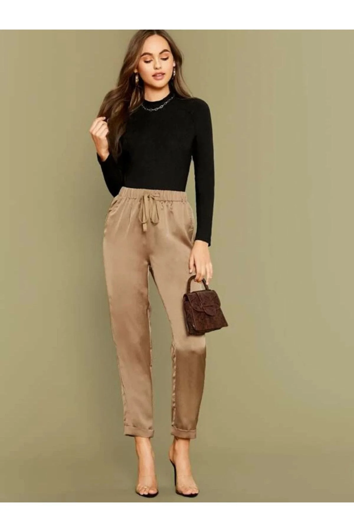 Kadın Siyah Bisiklet Yaka Kısa Kollu Sandy Kumaş Çıtçıtlı Bodysuit