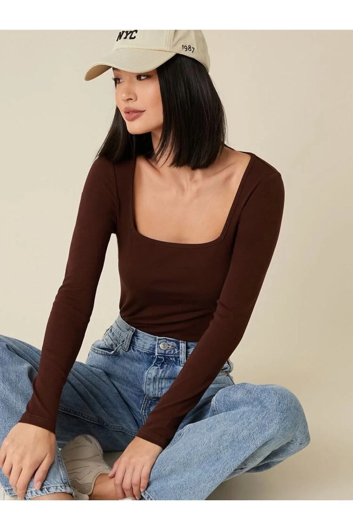 Kadın Kahverengi Kare Yaka Uzun Kollu Vücudu Saran İpek Jarse Kumaş Basic Bluz Badic