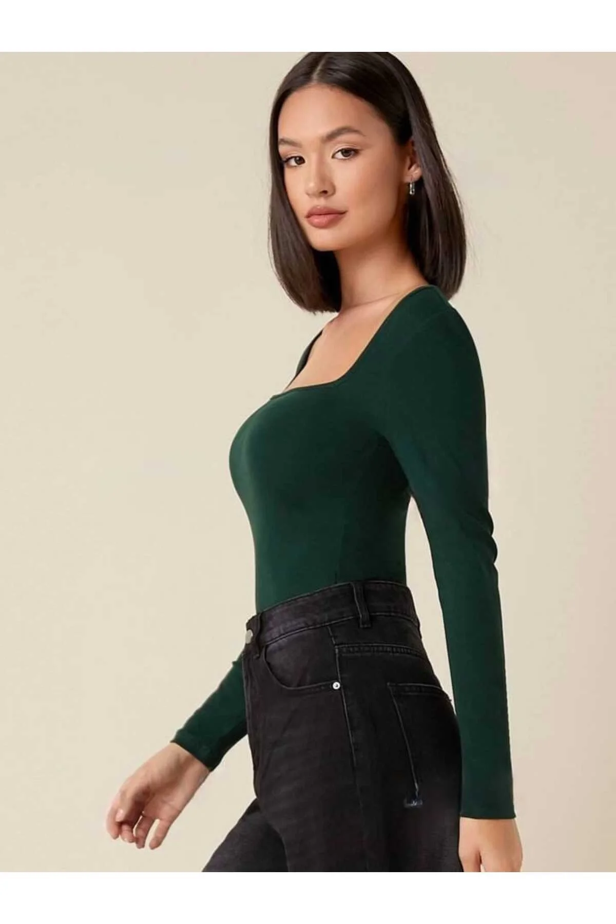 Kadın Yeşil Kare Yaka Uzun Kollu Vücudu Saran İpek Jarse Kumaş Basic Bluz Badic