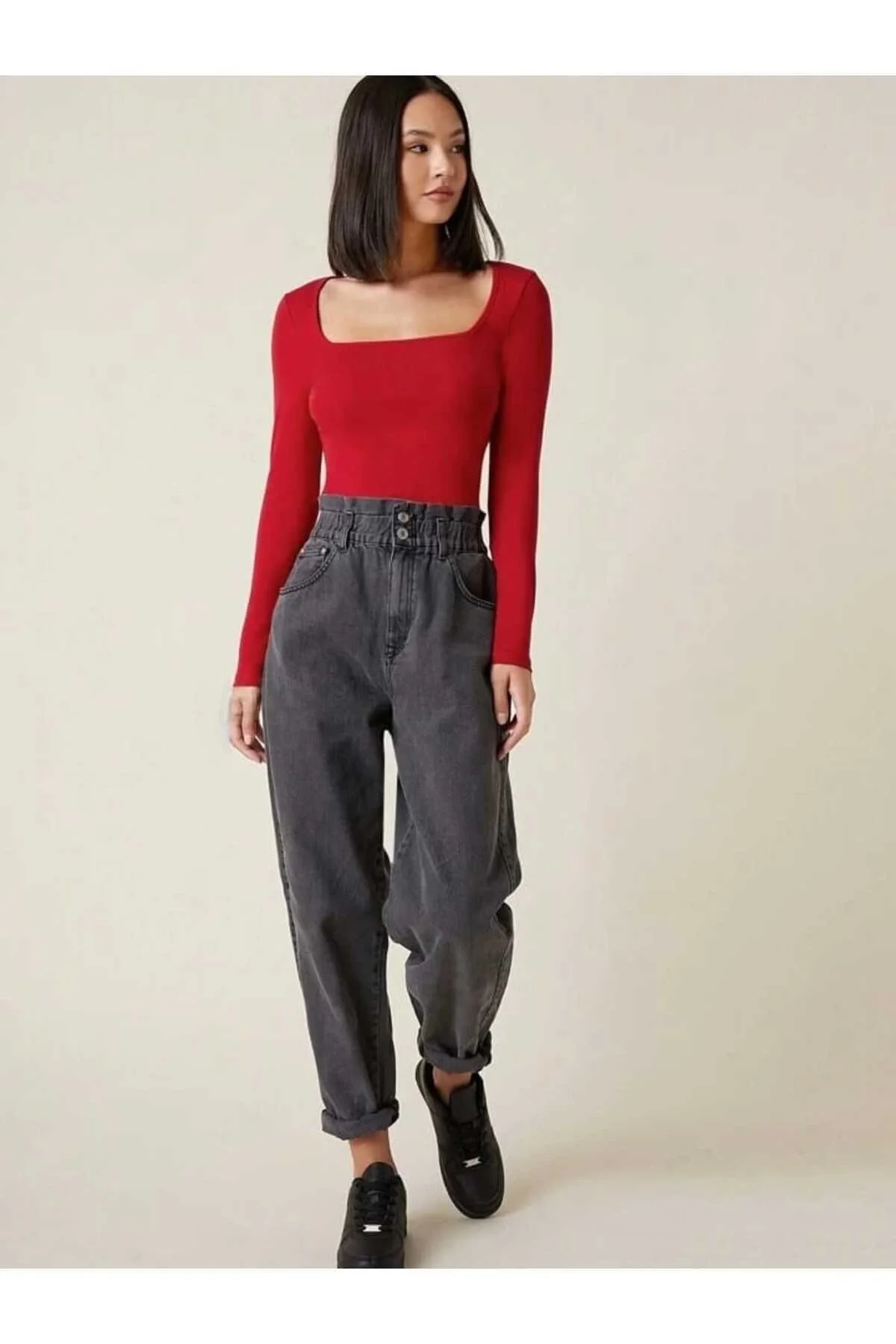 Kadın Kırmızı Kare Yaka Uzun Kollu Vücudu Saran İpek Jarse Kumaş Basic Bluz Badic