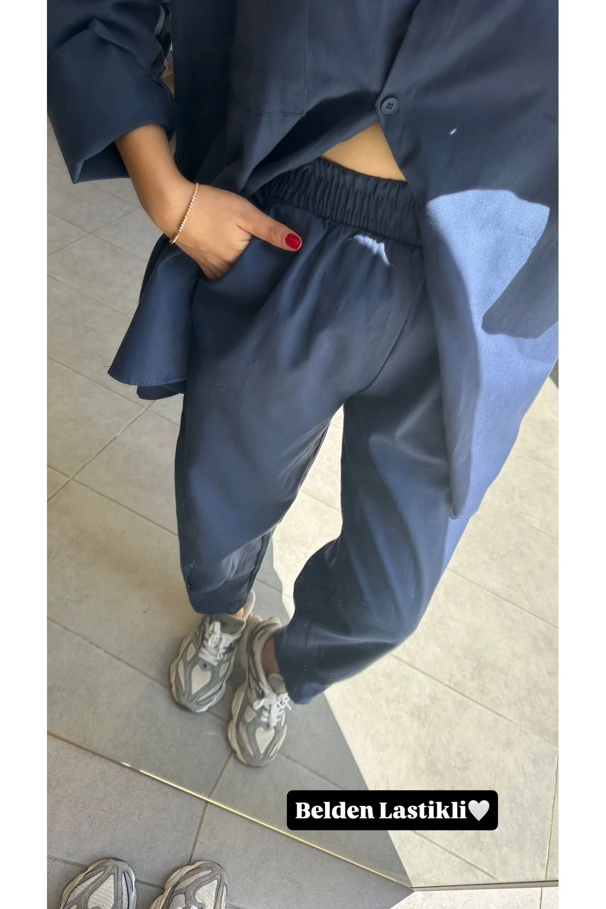 Kadın Lacivert Gabardin Takım: Oversize Gömlek & Beli Lastikli Havuç Kesim Pantolon