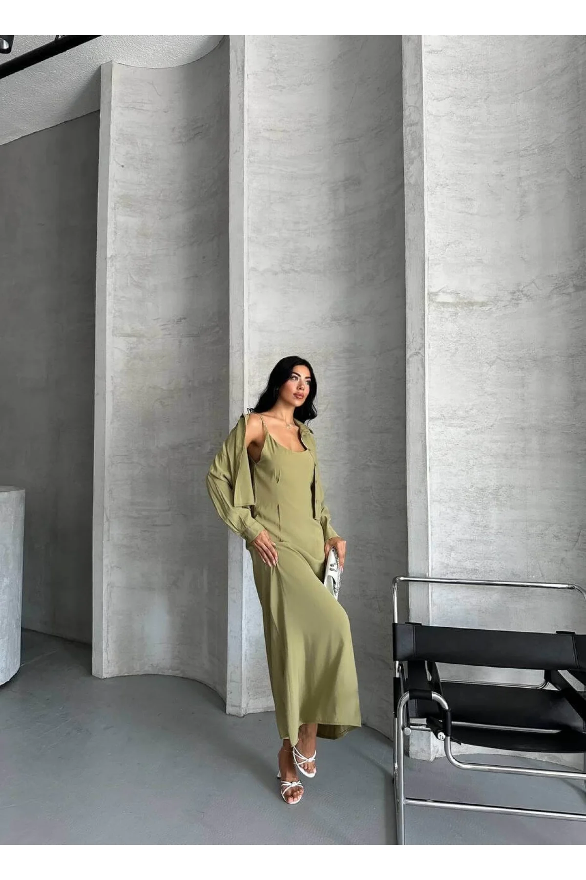 Kadın Haki Dokuma Kumaş Crop Gömlek ve U Yaka Askılı Uzun Elbise İkili Takım