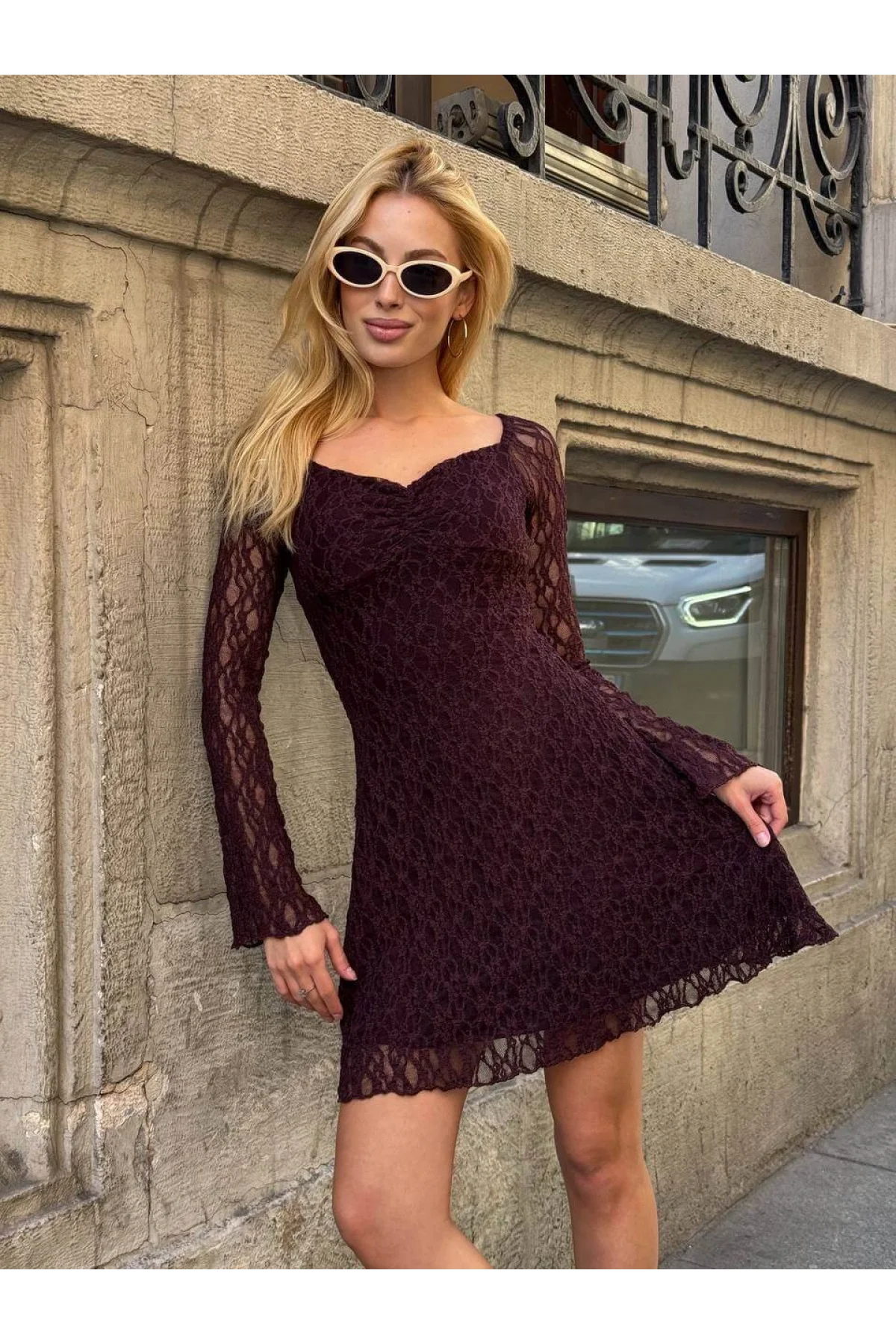 Kadın Kahverengi Uzun Kollu Kalp Yaka Göğsü Büzgülü Astarlı A Kesim Fisto Dantel Mini Elbise