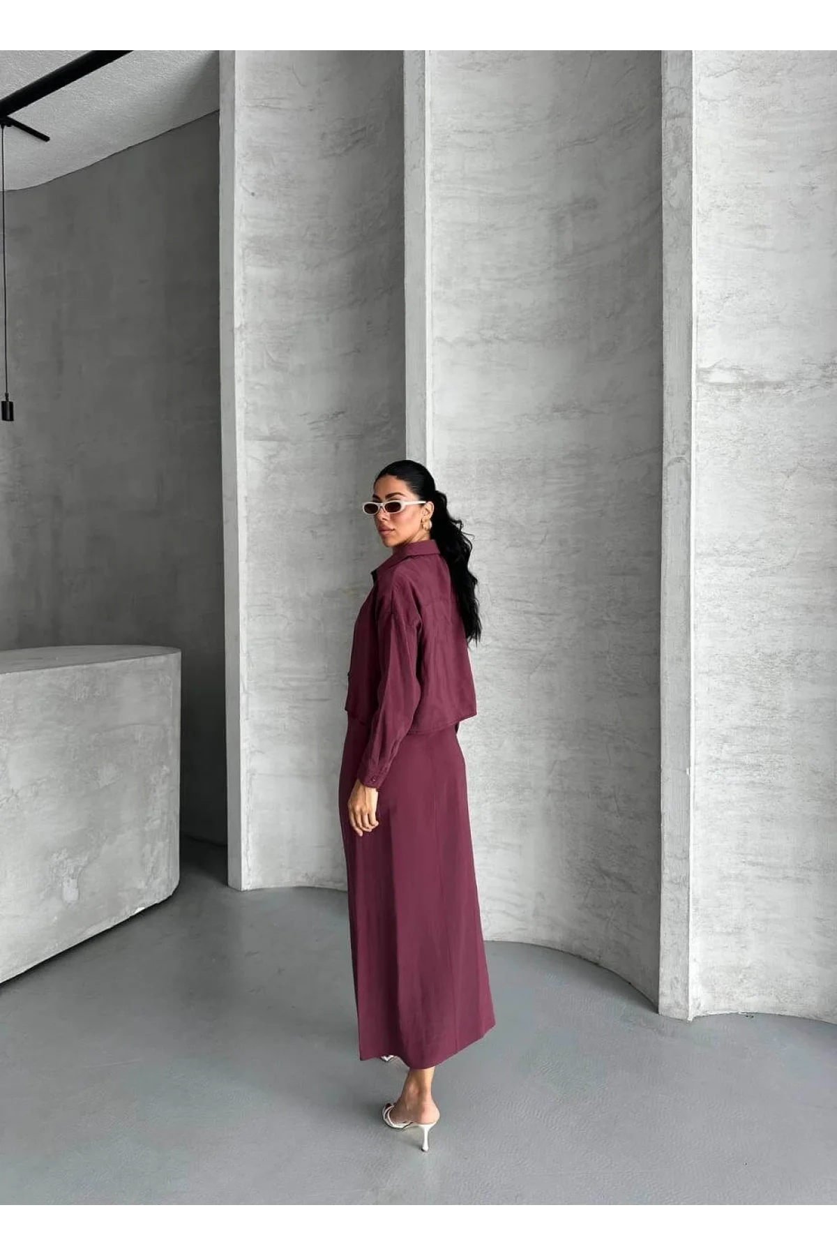 Kadın Mürdüm Dokuma Kumaş Crop Gömlek ve U Yaka Askılı Uzun Elbise İkili Takım