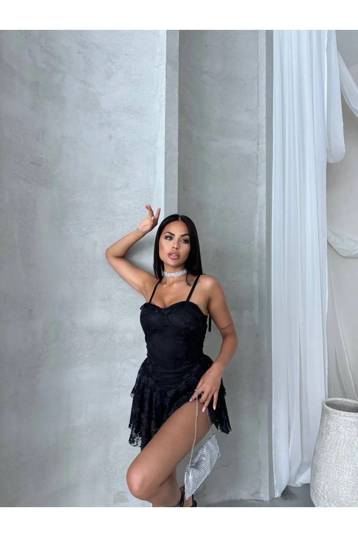 Kadın Siyah Askılı Sırtı Bağcıklı İçi Şortlu Dantel Mini Prenses Parti Elbisesi