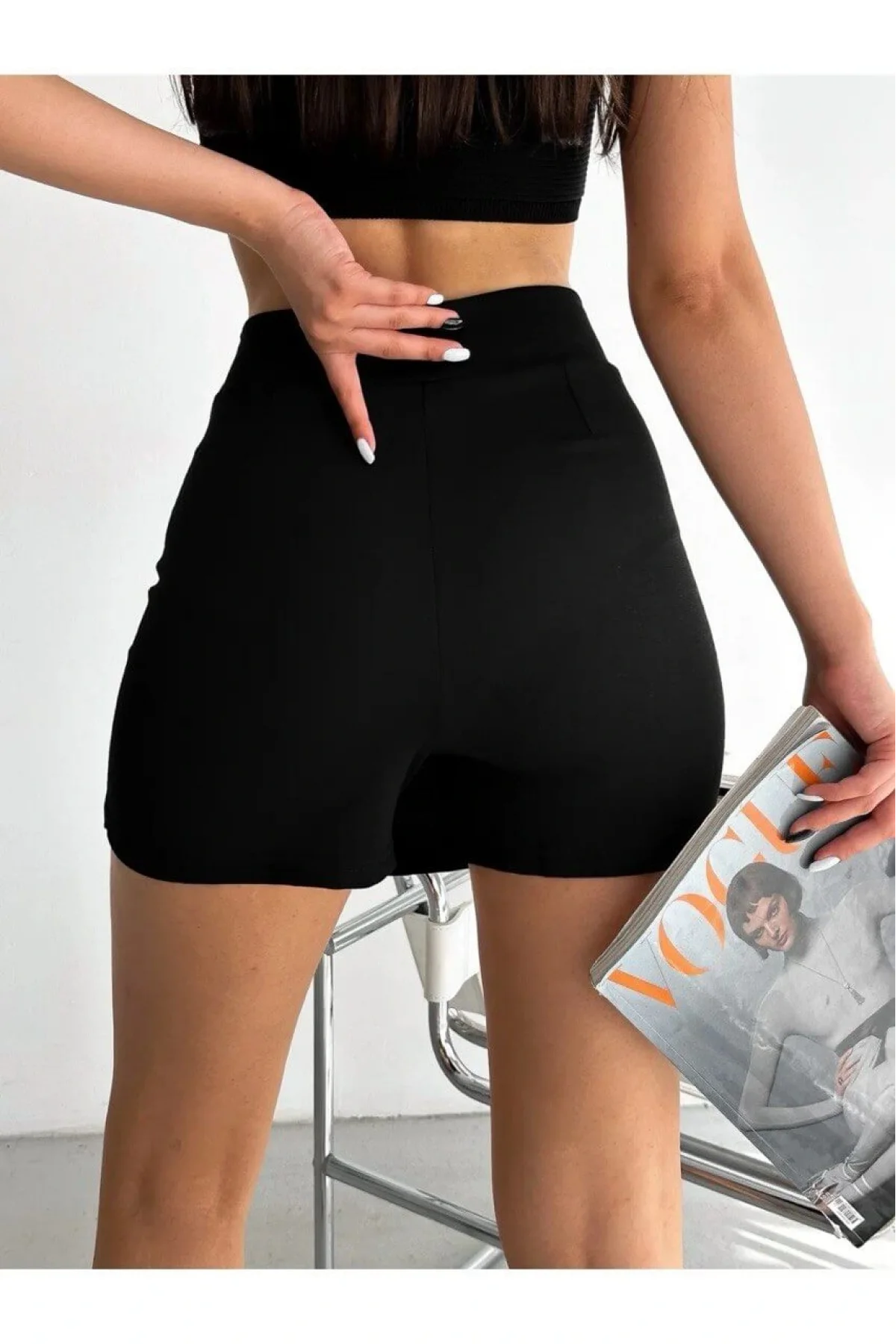 Kadın Siyah Yüksek Bel Yandan Yırtmaçlı İnterlook Kumaş Mini Şort Etek