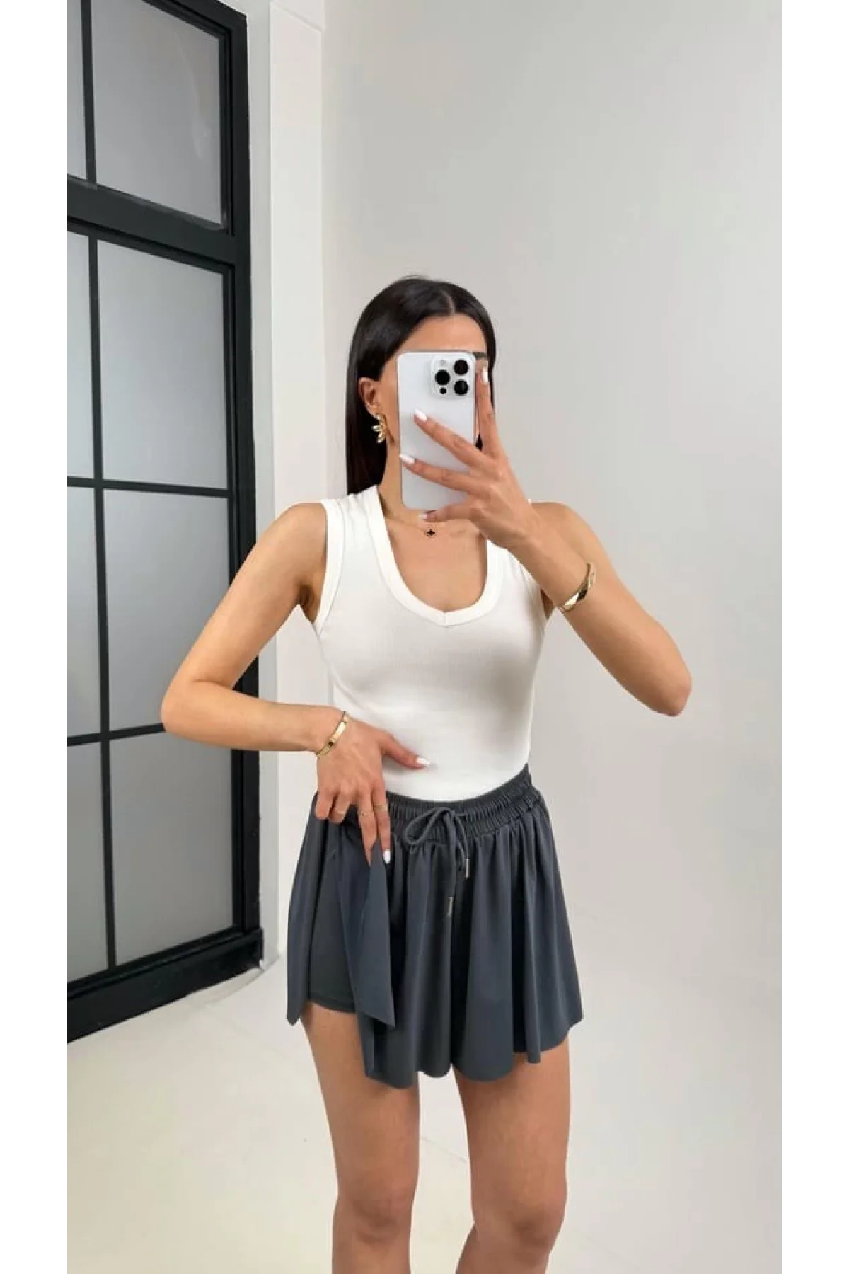 Kadın Yüksek Bel Beli Lastikli ve Bağcıklı Pileli Rahat Kesim Şort Etek - Antrasit