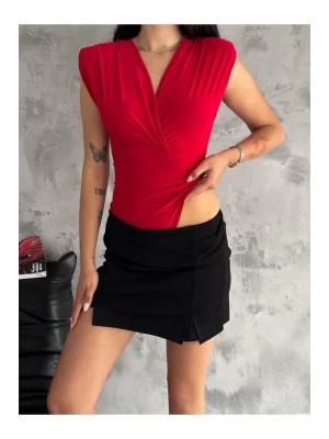 MetuCa Kadın Vatkalı Kruvaze Yaka Kolsuz Drapeli Vücudu Saran Alttan Çıtçıtlı Bodysuit - Kırmızı