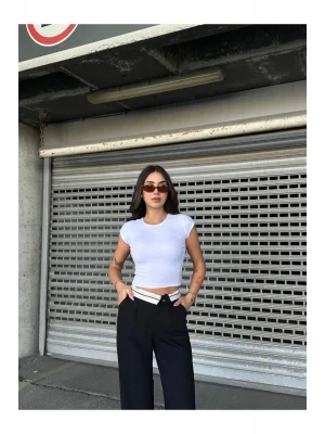 MetuCa Kadın Bisiklet Yaka Vücudu Saran Likralı Kaşkorse Basic Crop Tişört - Beyaz