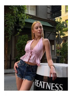 MetuCa Kadın Halter Yaka Boyundan ve Önden Bağlamalı Sırtı Açık Fırfırlı Crop Bluz - Pembe